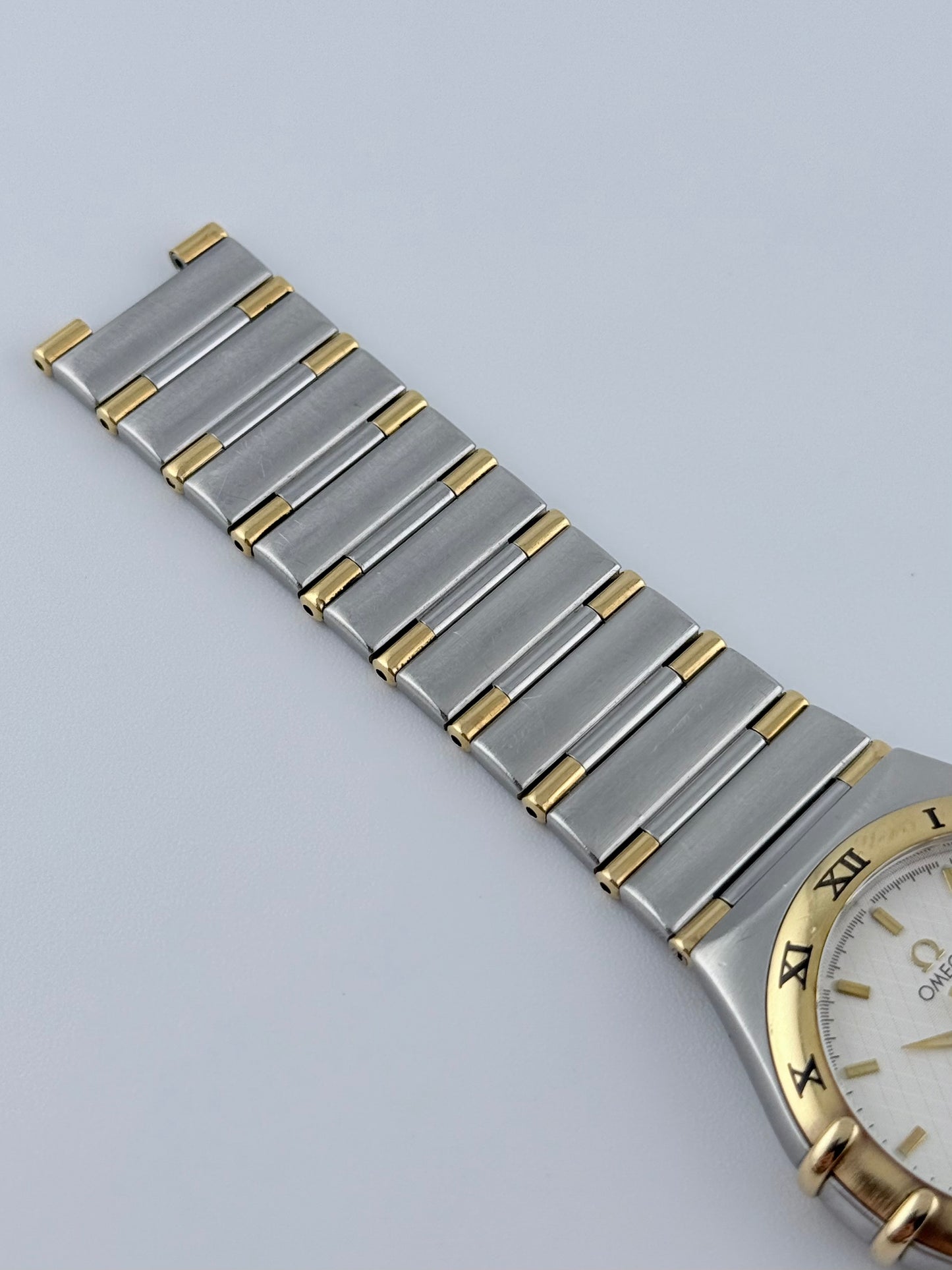 Omega Constellation Quartz Date 396.1201 - Linen Dial - Two-Tone