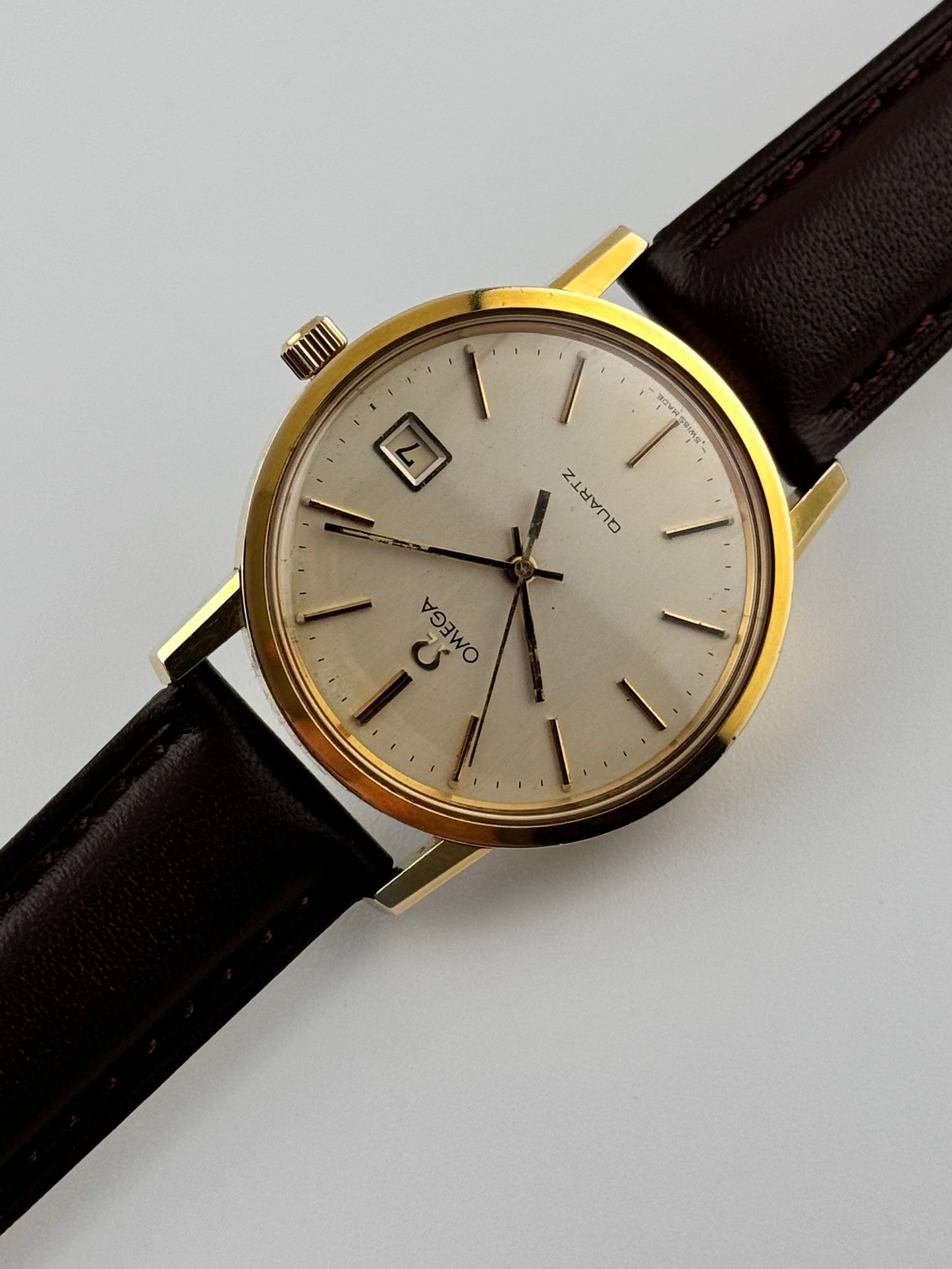 Omega Quartz Date - 196.0160