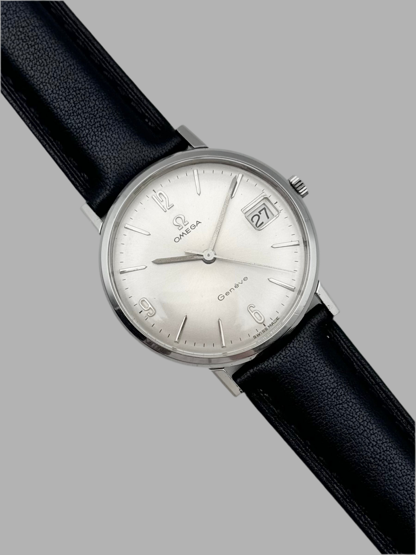 Omega Geneve Manual Wind Date 132.019 - Rare Dial Variant