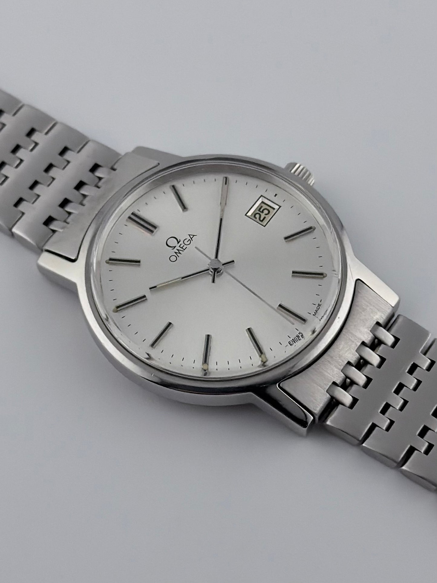 Omega Date Manual Wind 136.0104 - Original Bracelet