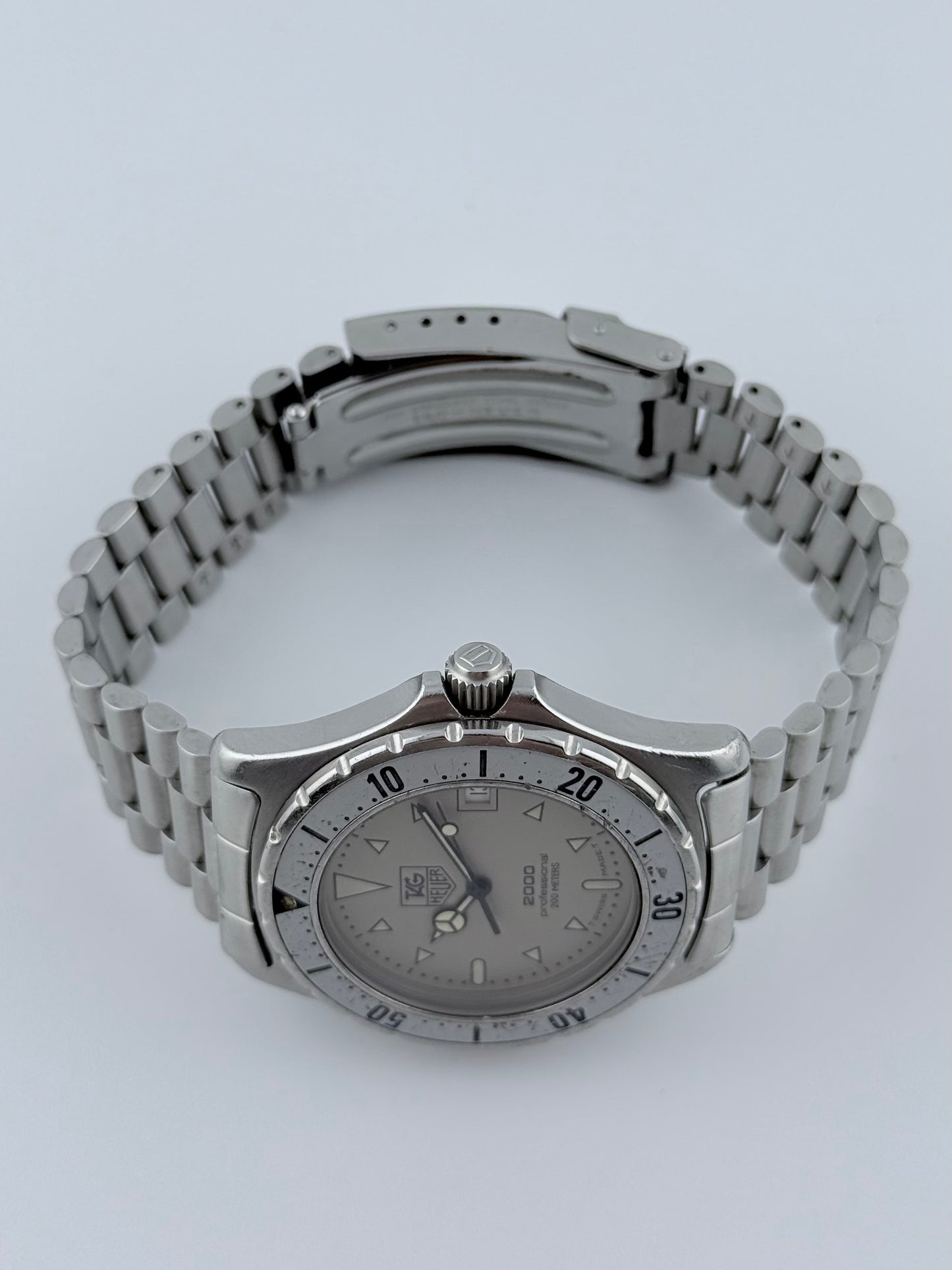 Tag Heuer Professional 2000 Quartz Date - 972.006