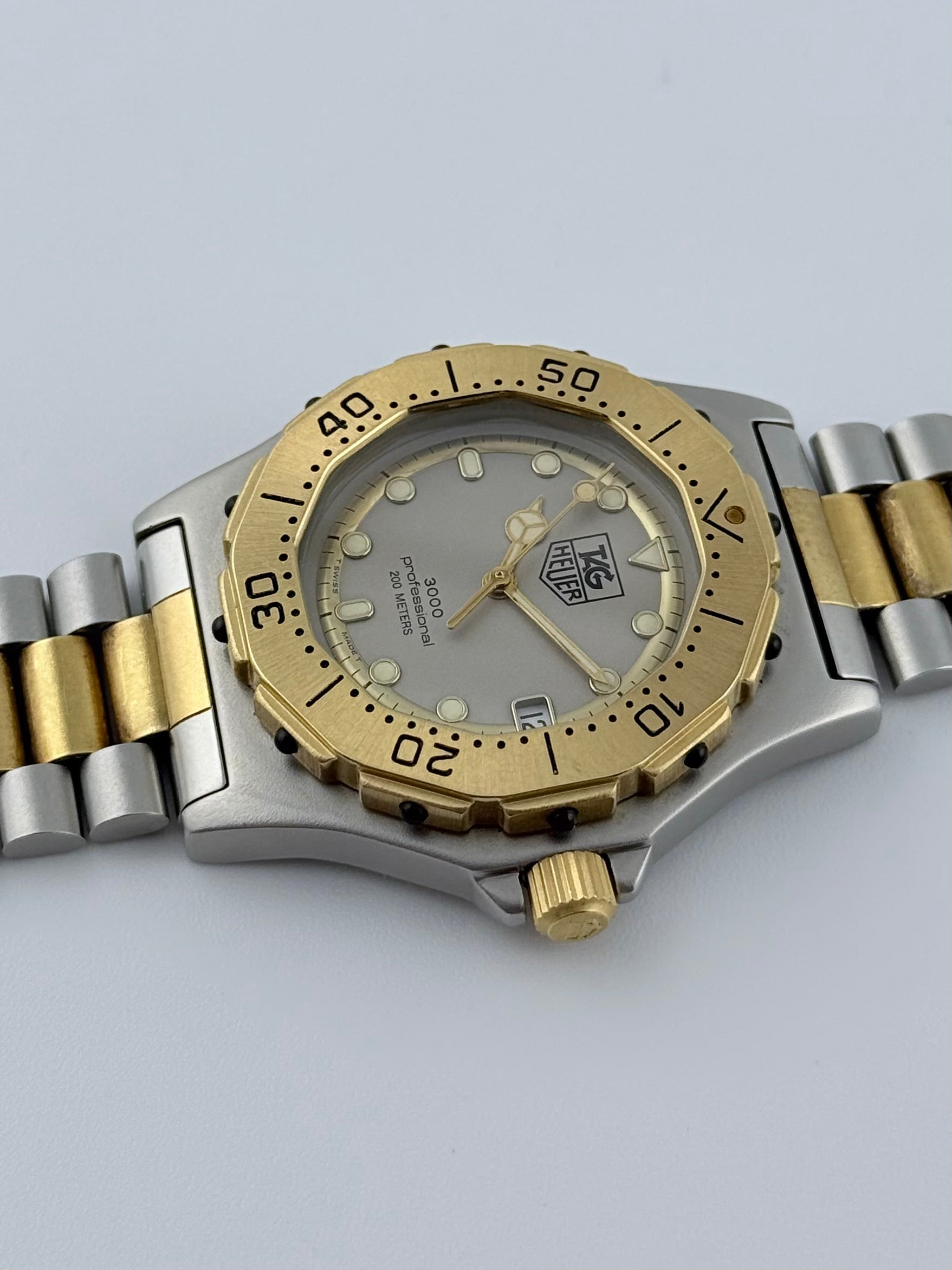 Tag Heuer Professional 3000 Quartz Date - 934.213 – The Wrist Watcher