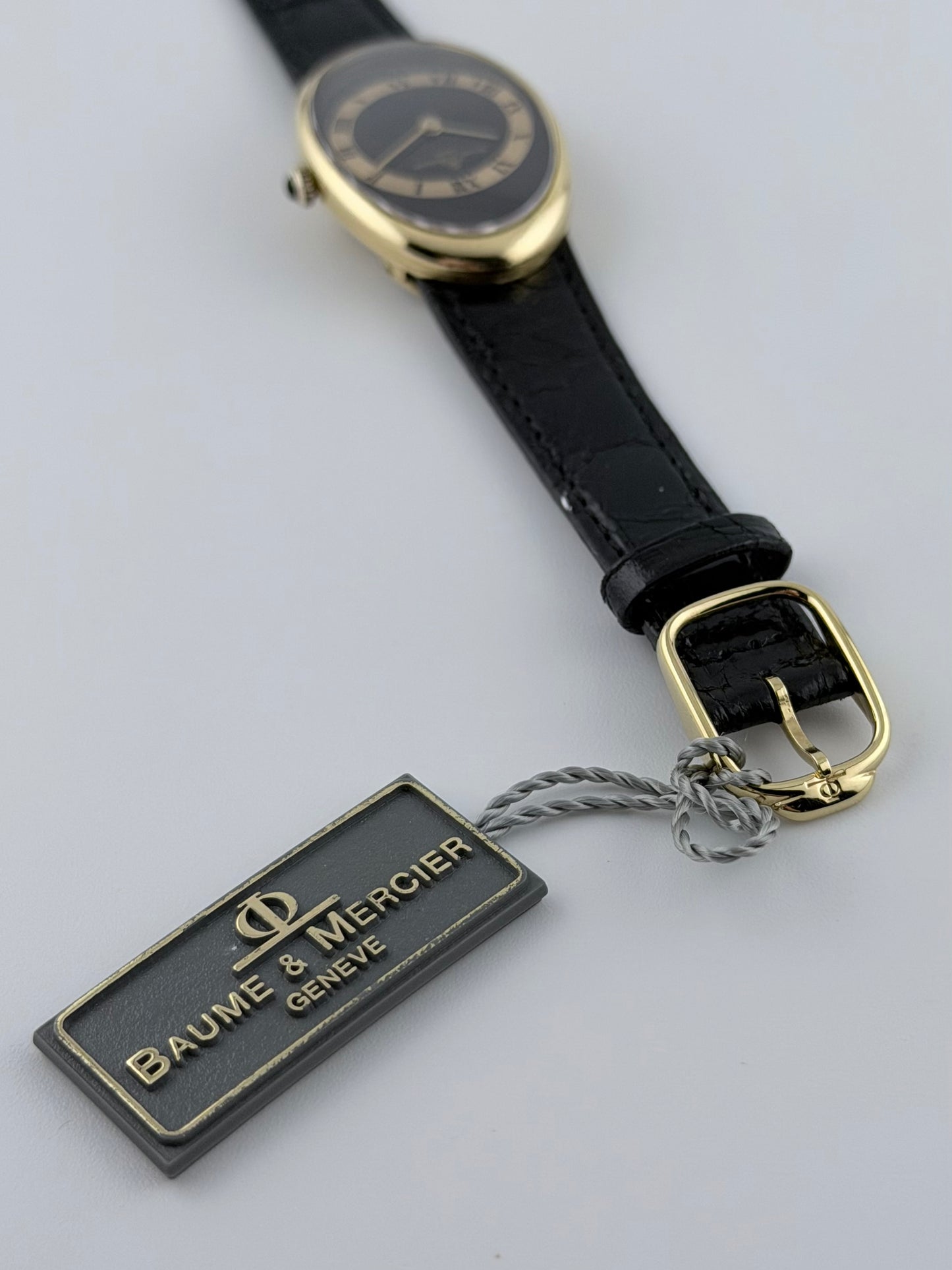 Baume Mercier Geneve Baignoire Manual Wind - 37055 - solid 18ct Gold
