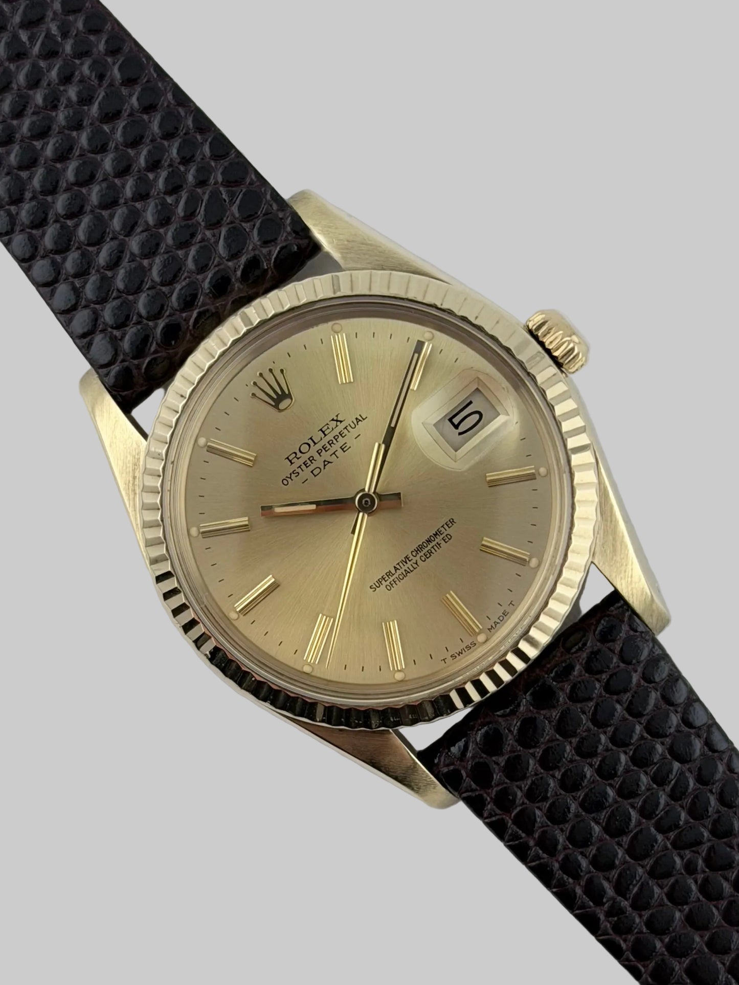 Rolex Oyster Perpetual Date Automatic - 15037 - Solid 14kt Gold