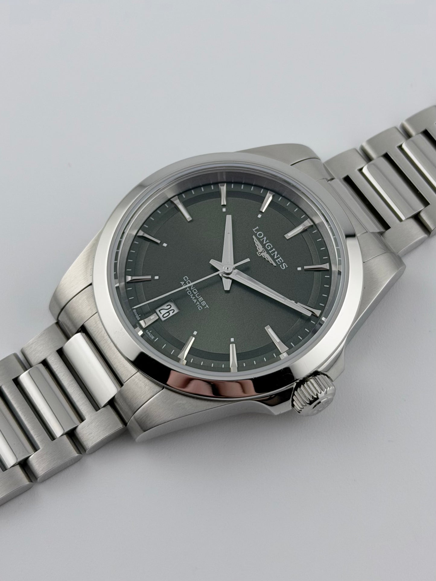 Longines Conquest Automatic Date L3.720.4 - Green Sunburst Dial