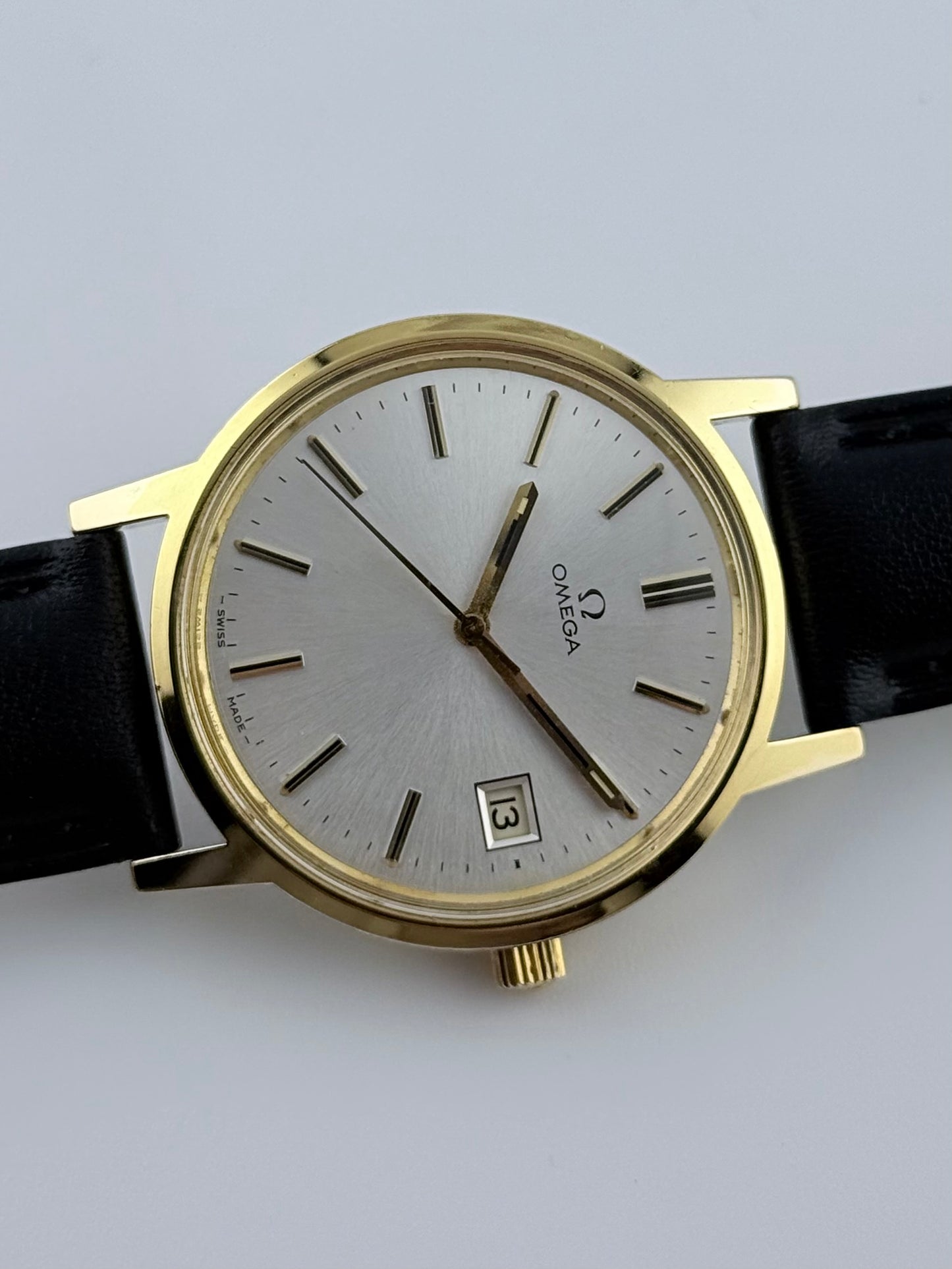 Omega Geneve Date Manual Wind 136.0104 - Box and Papers
