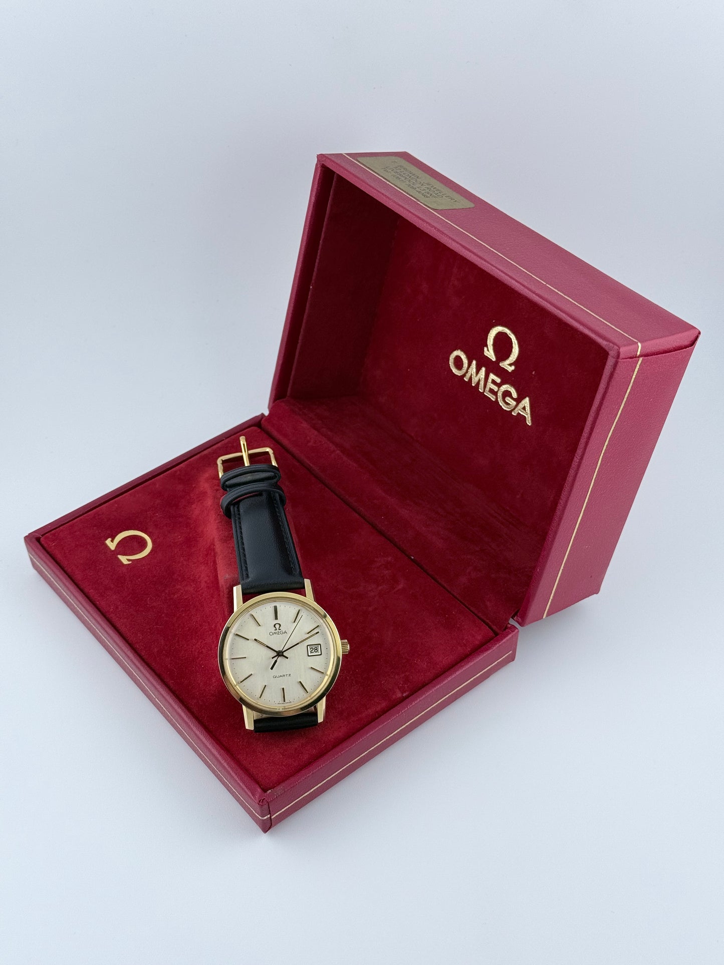 Omega Quartz Date 196.0160 - Box and Papers