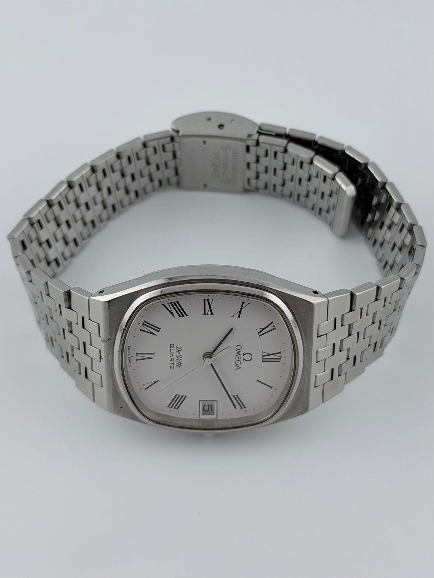 Omega DeVille Quartz Date 192.0051 - White Roman Numeral Dial