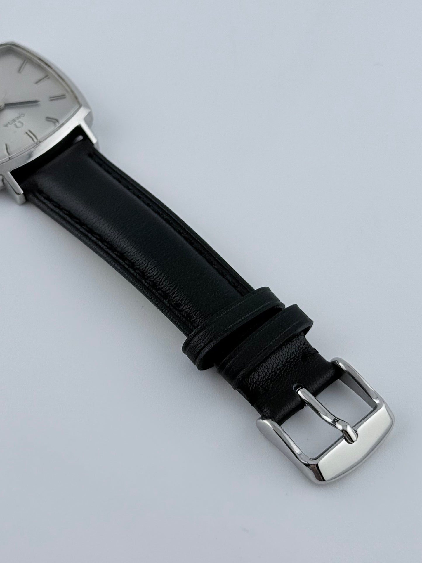 Omega Geneve Manual Wind Date 132.0052 - Box and Papers
