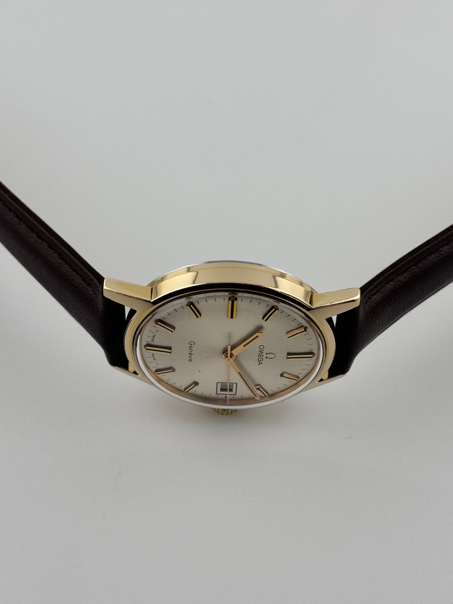 Omega Geneve Date Manual Wind - 136.070