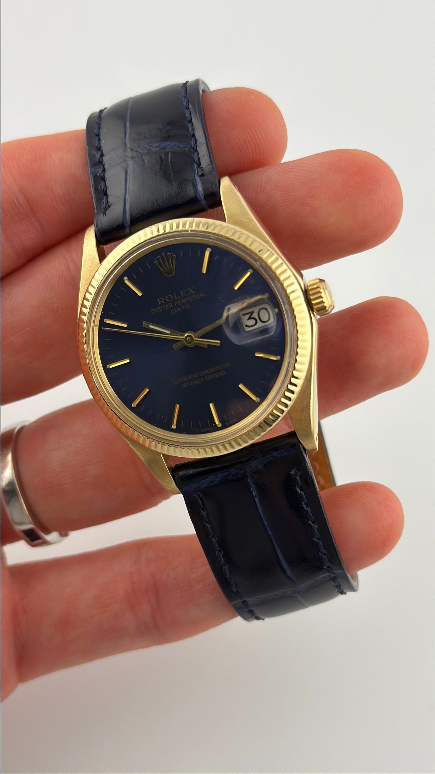 Rolex Oyster Perpetual Date Automatic - 1503 - Solid 14kt Gold - Rare Blue Dial