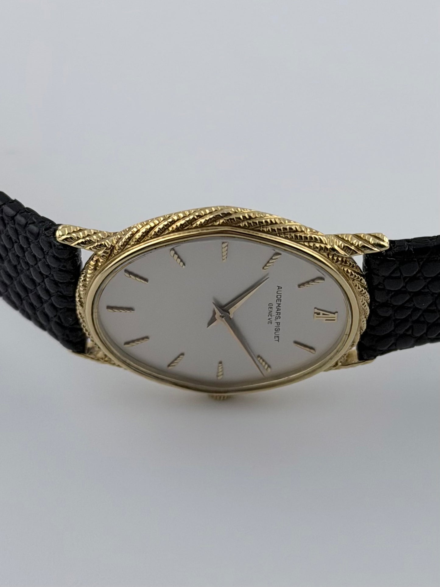 Audemars Piguet Rope Finish Manual Wind 18kt Gold - Ultra Slim - Ultra Rare