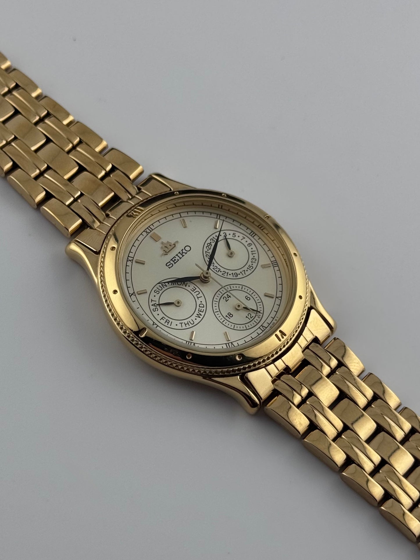 Seiko Quartz Galaxy - V33J-6B10