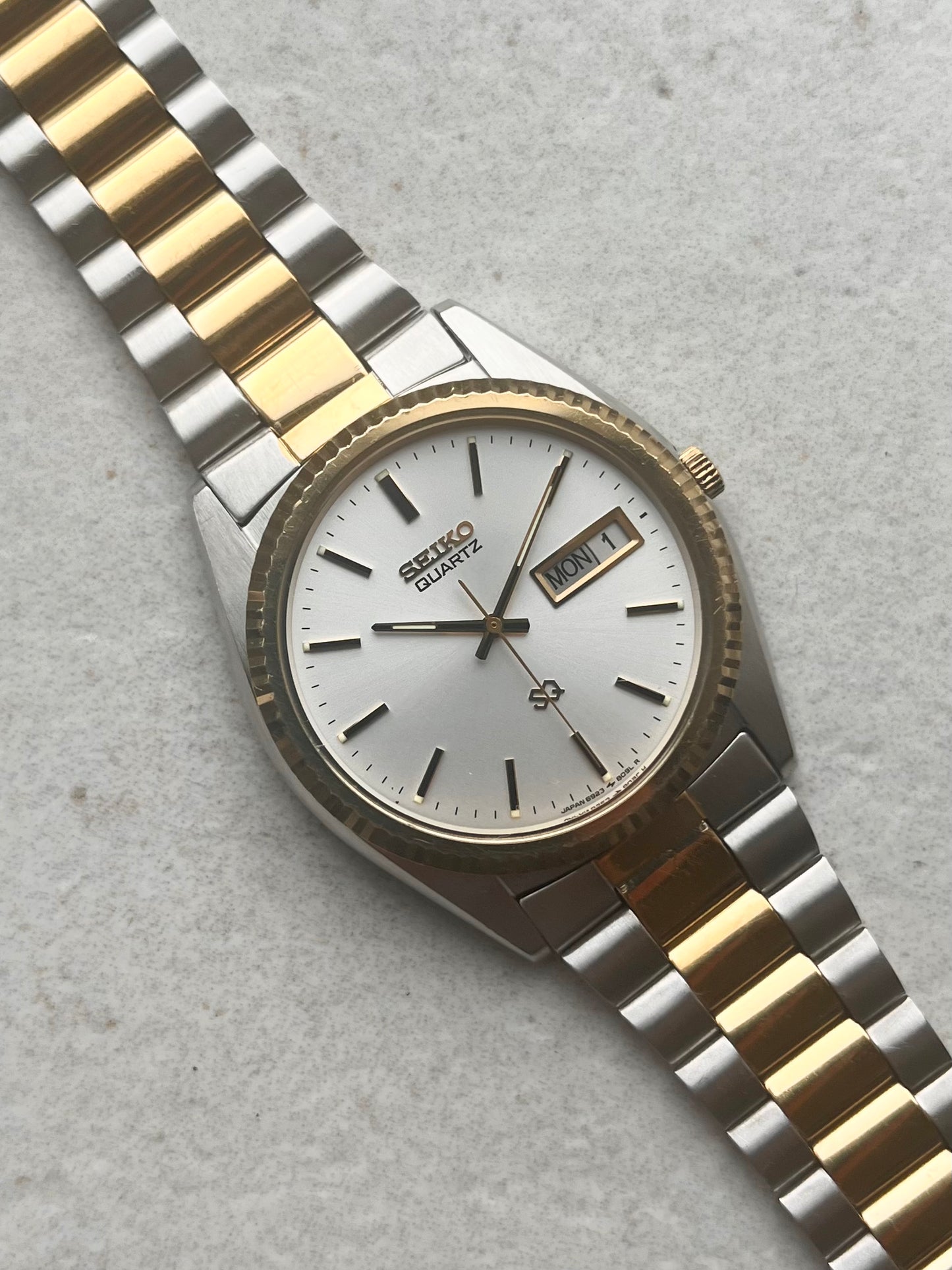 Seiko SQ Quartz Day-Date 6923-8080
