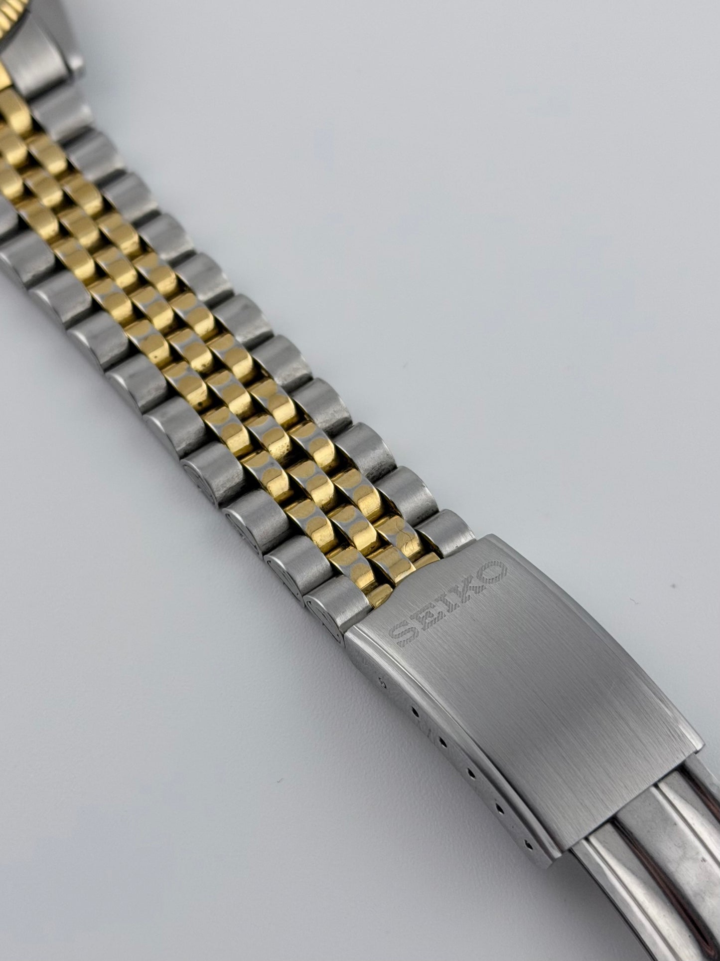 Seiko 5 Automatic Day-Date 7S26-3110 - Sunbrurst Dial