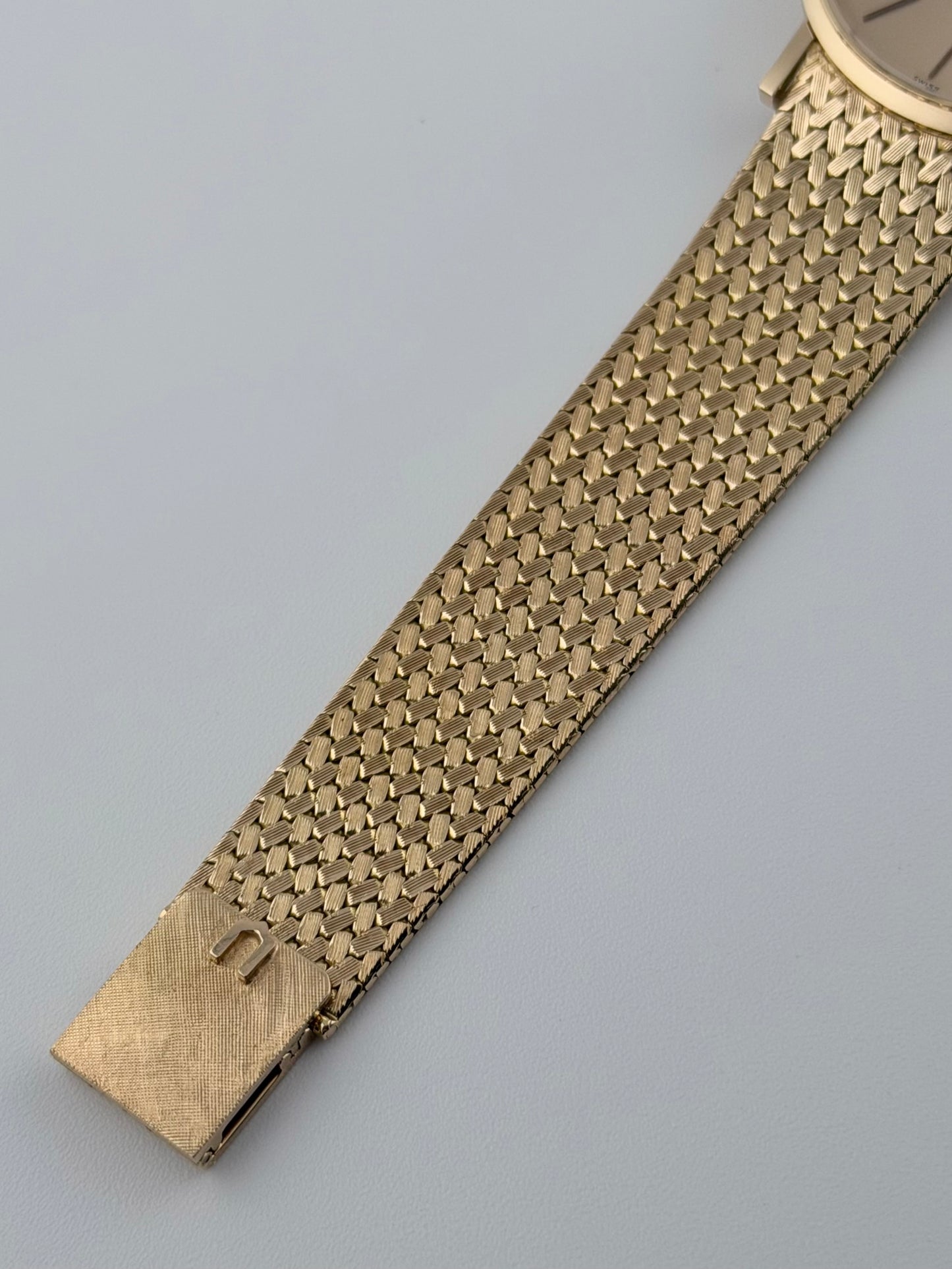 Universal Geneve Manual Wind - Ultra Rare - New Old Stock Khanjar - 18ct Gold