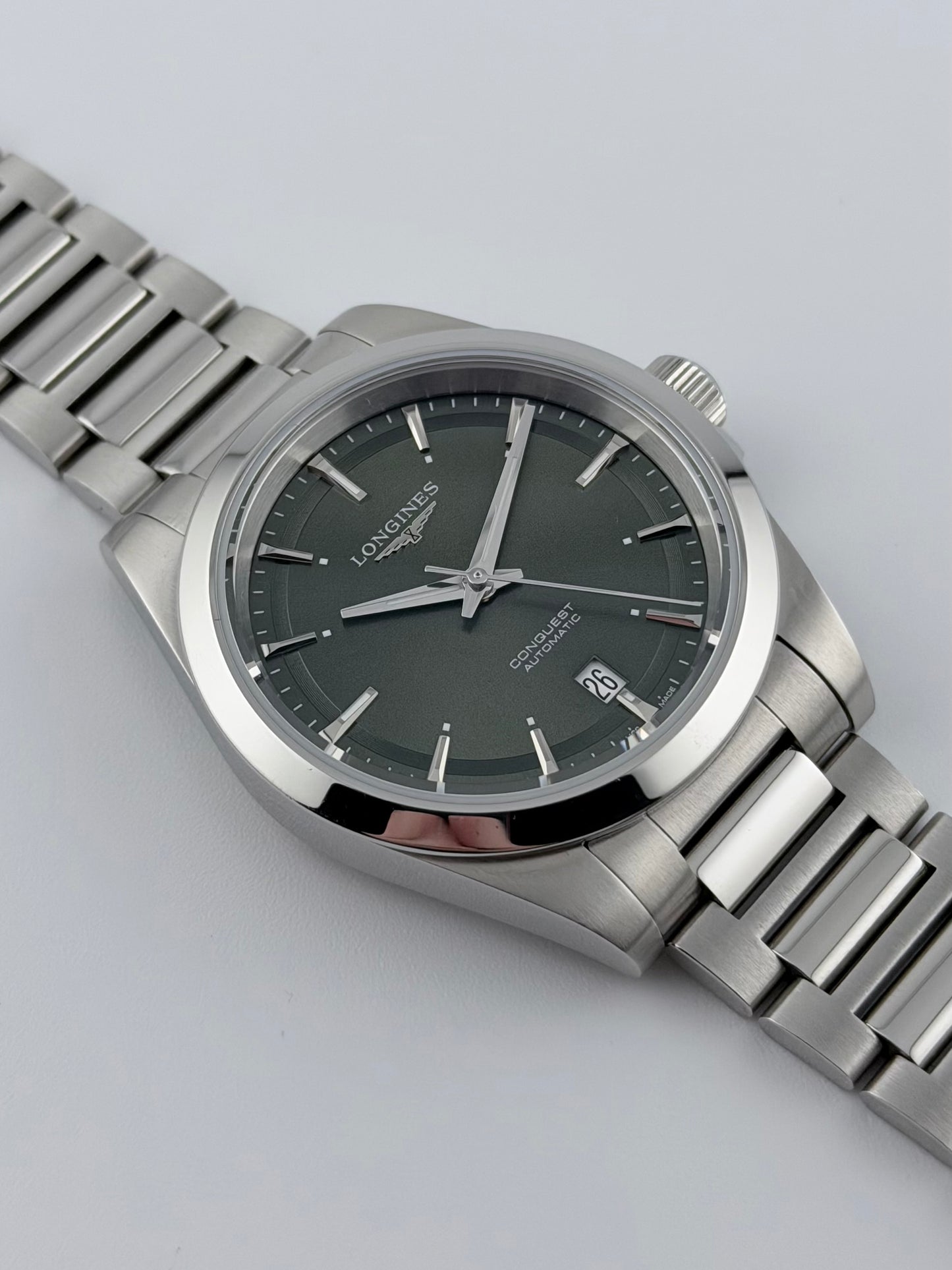Longines Conquest Automatic Date L3.720.4 - Green Sunburst Dial