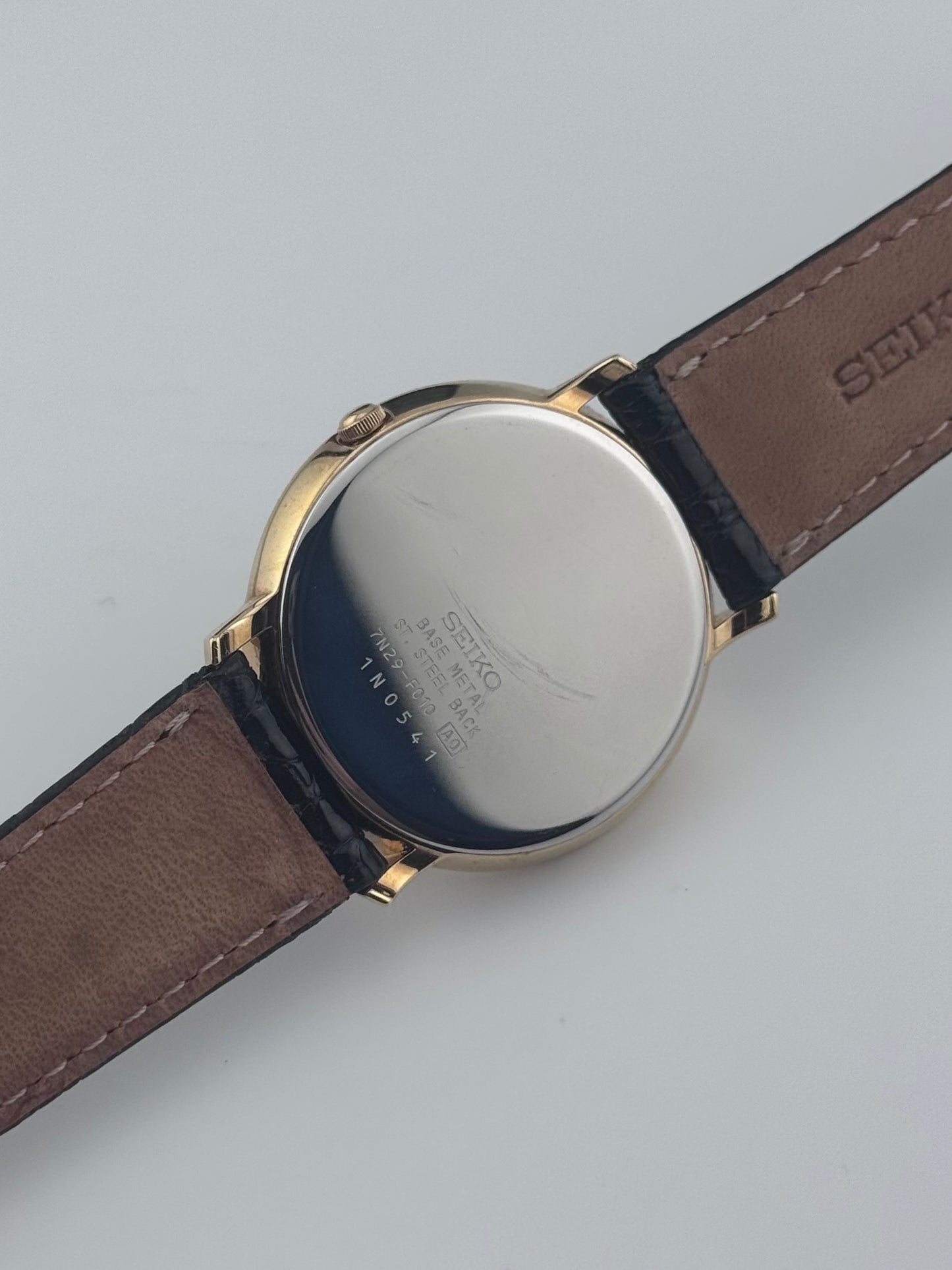 Seiko Quartz - 7N29-F010 original strap and hang tag