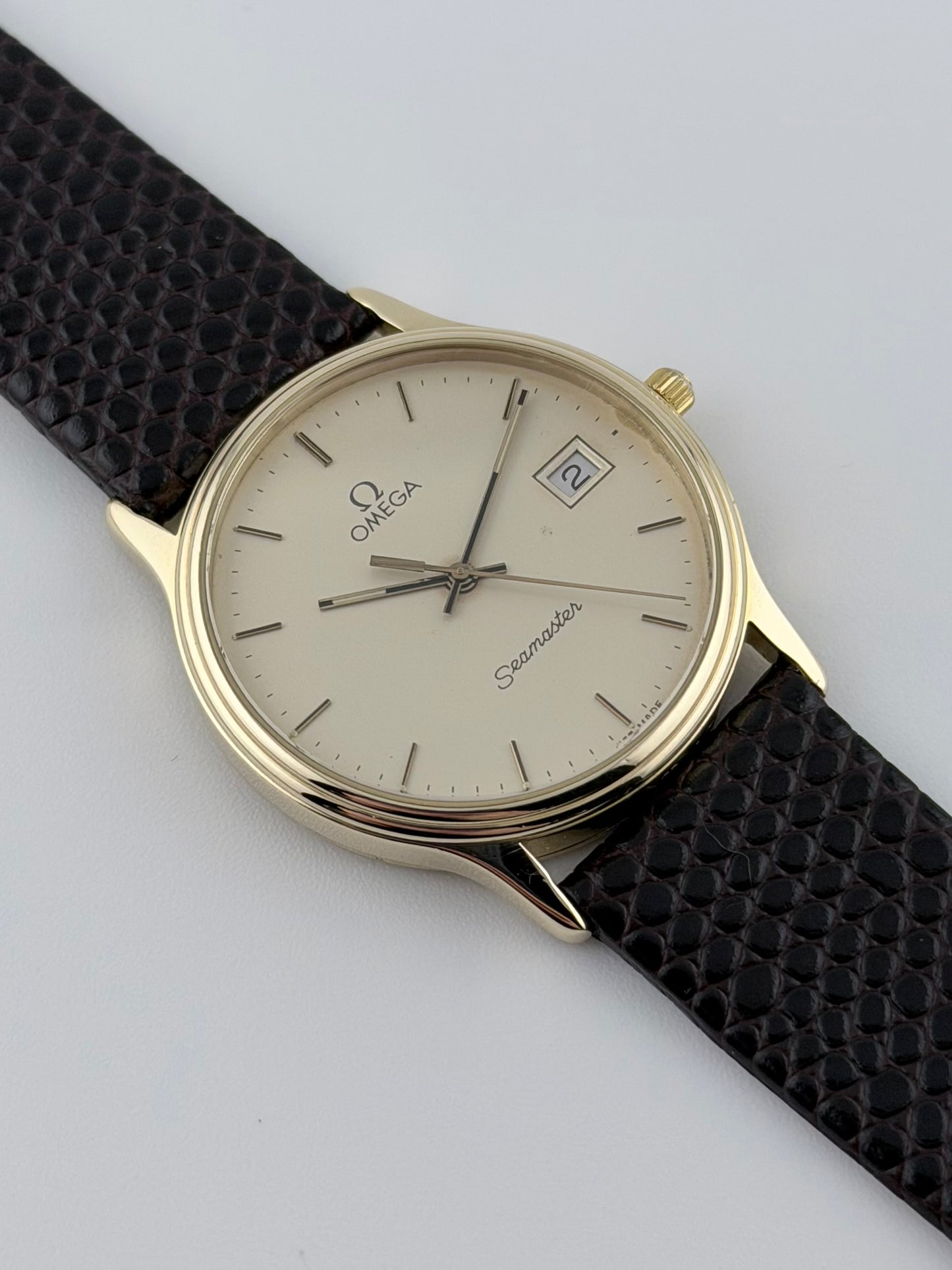 Omega Seamaster Quartz Date 9ct Solid Gold - 196.775