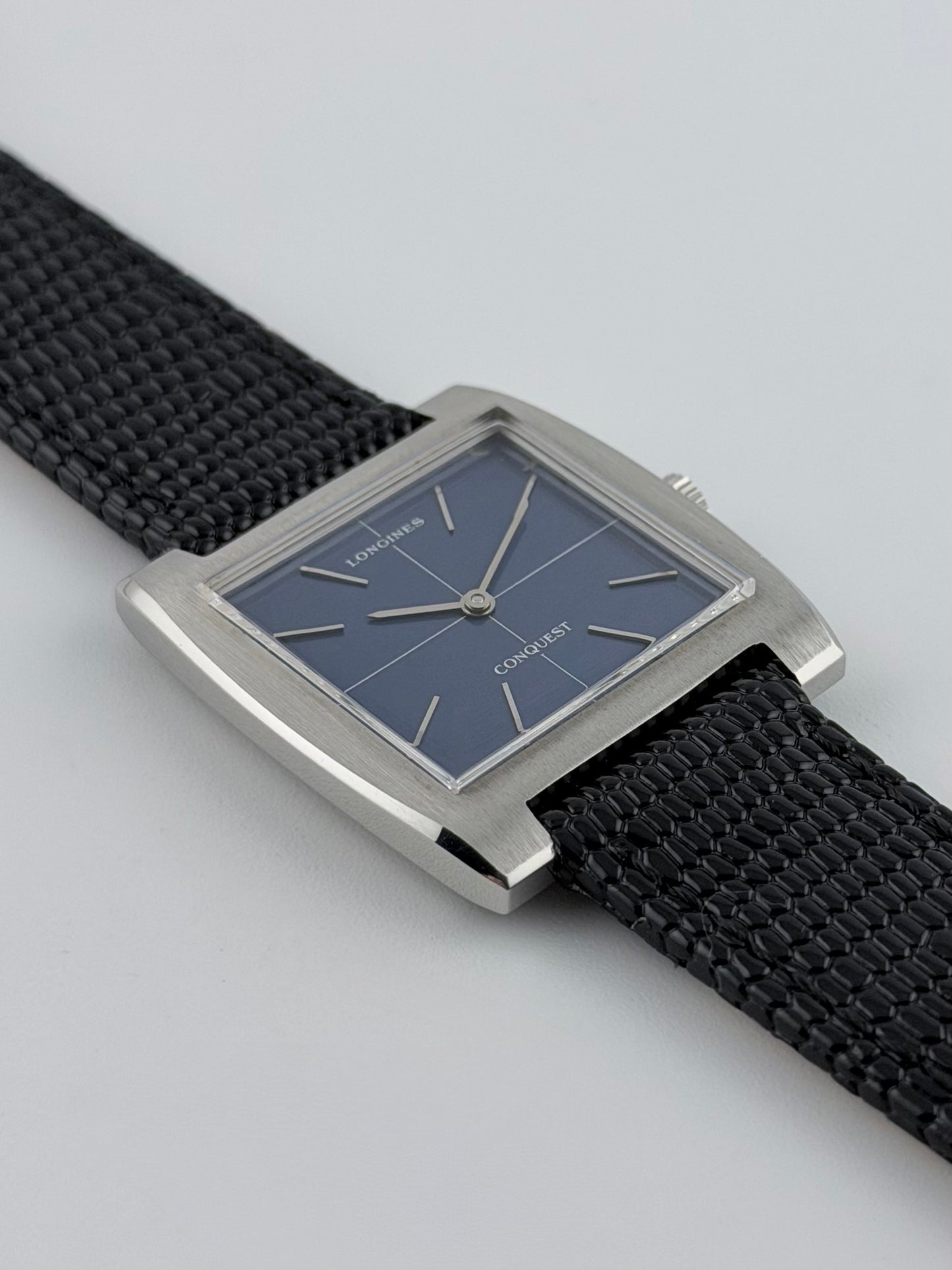 Longines Conquest Manual Wind L.847.3 - Blue Crosshair Dial