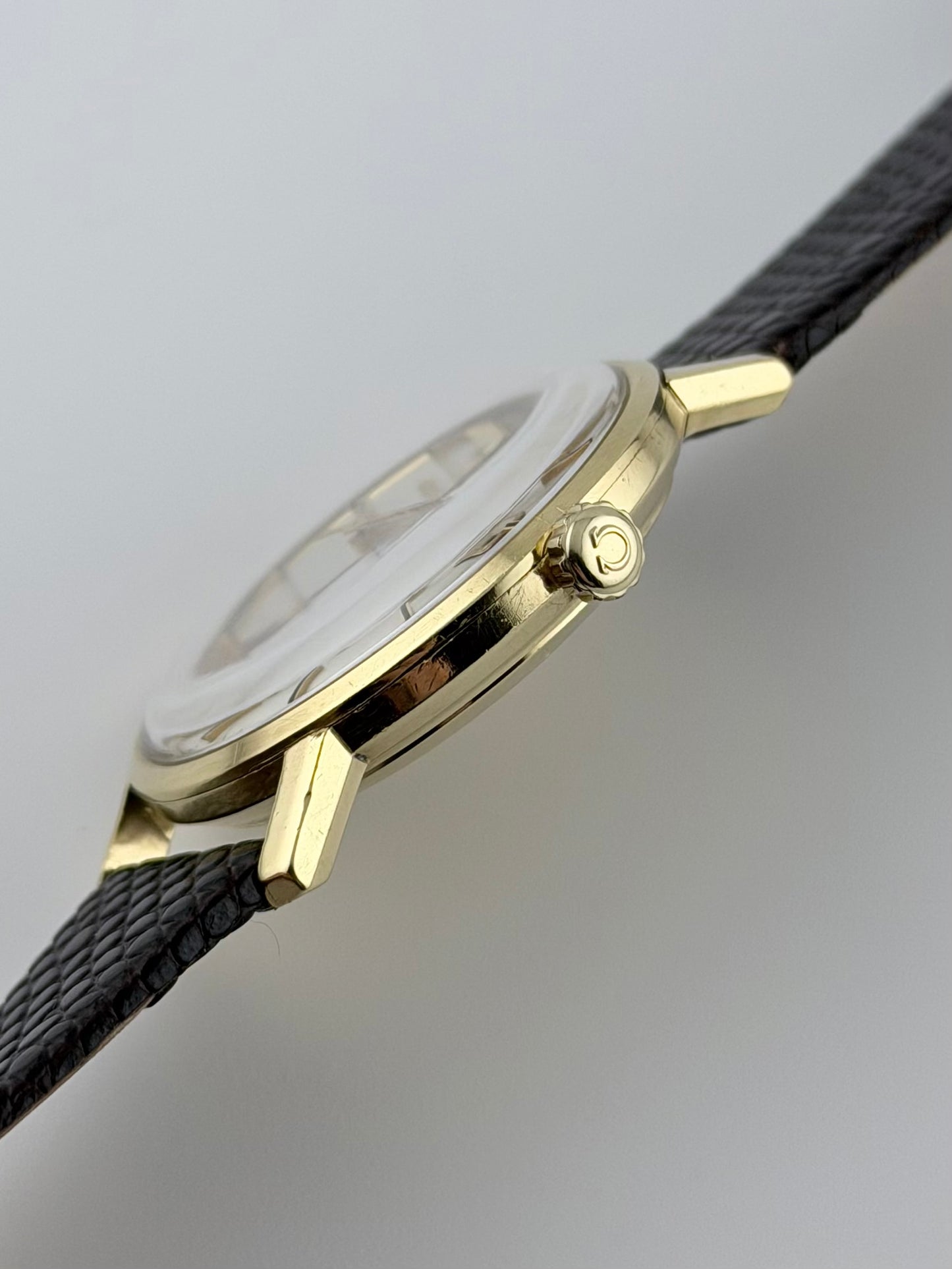 Omega Seamaster De Ville Automatic Fishscale Dial - 18ct Gold - 166.020