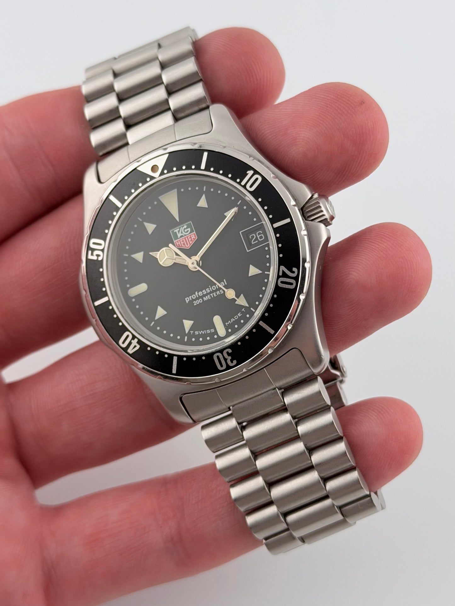 Tag Heuer Professional 200m Quartz Date - 973.006F