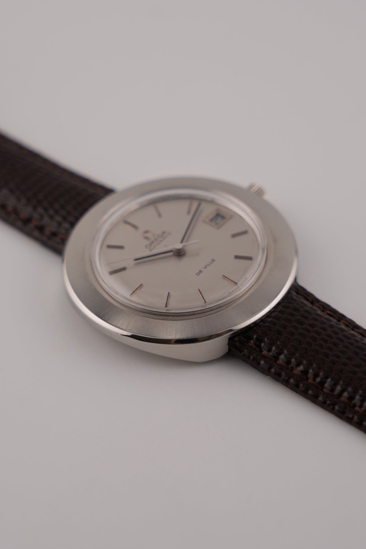 Omega De Ville Automatic Date 166.0094 - UFO Style