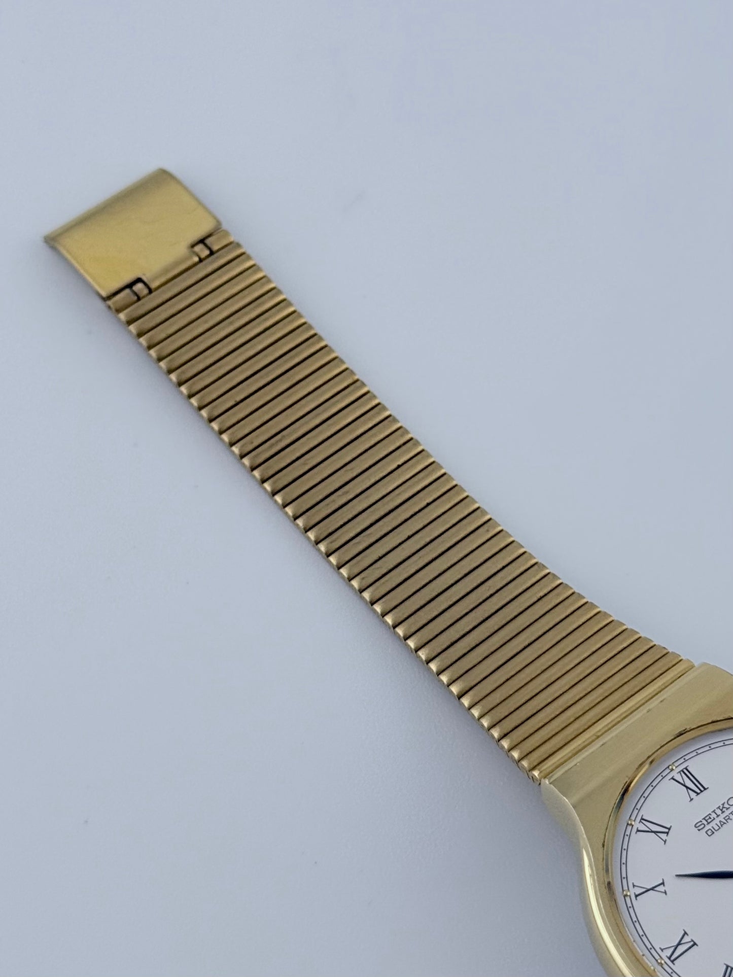Seiko Quartz Date Dress Watch - 5Y39- 7000