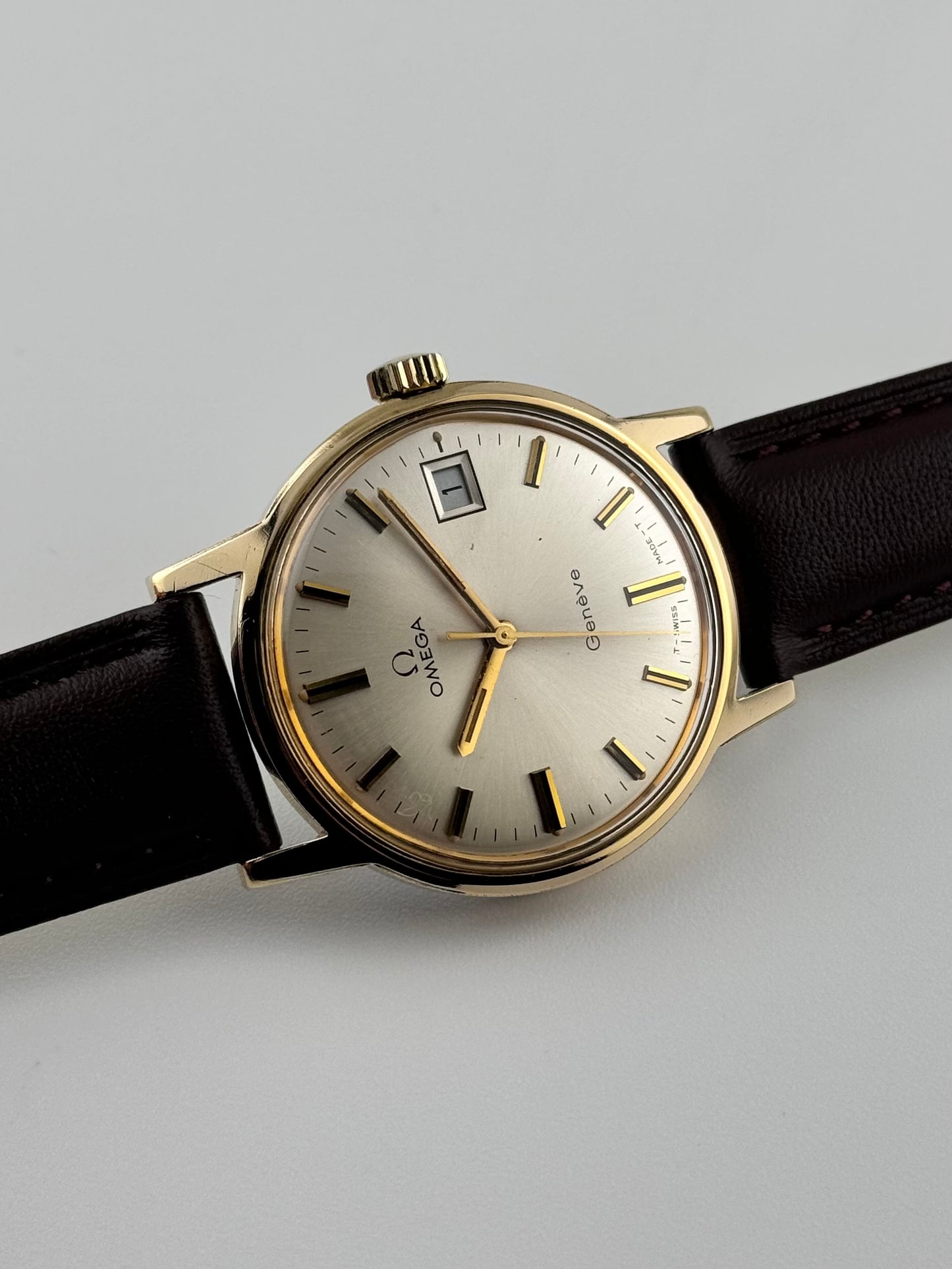 Omega Geneve Date Manual Wind - 136.070
