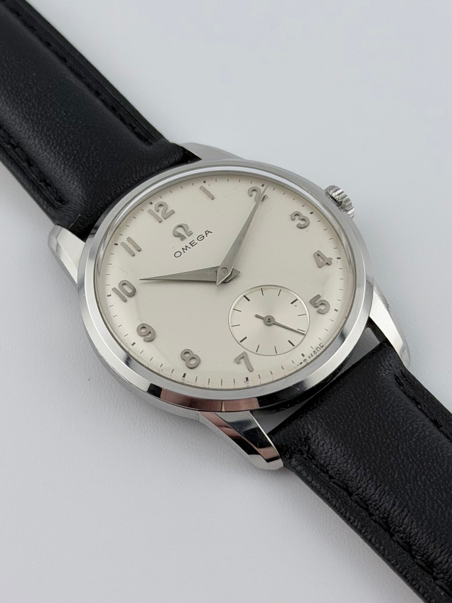 Omega Manual Wind - Arabic Dial - 2903-17