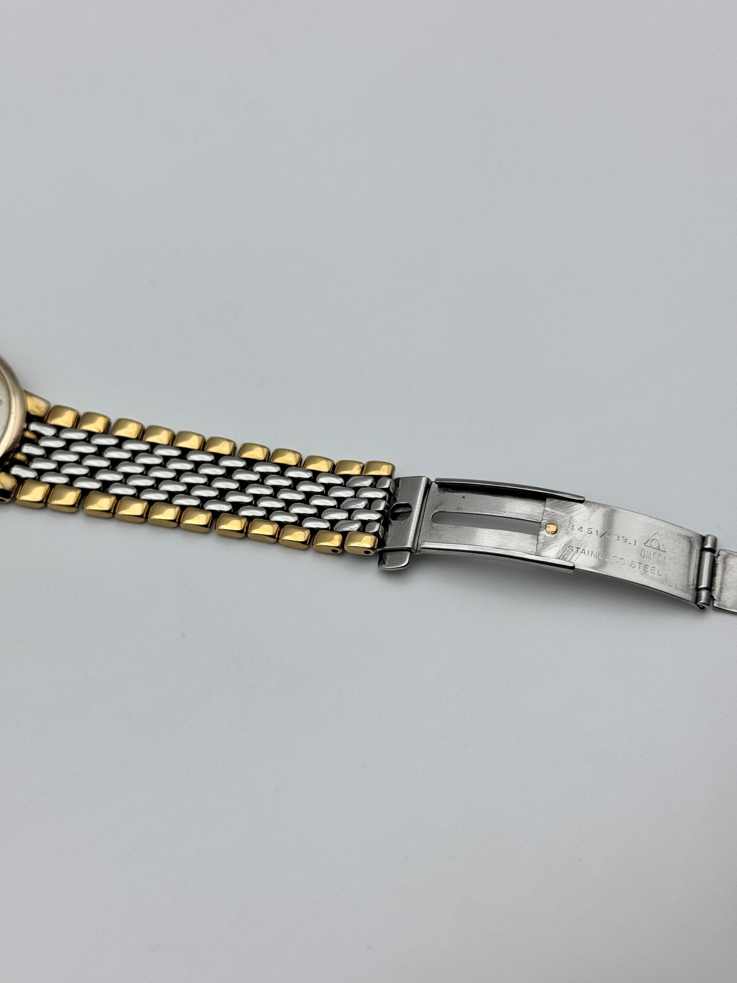 Omega De Ville Quartz Date 396.1012  - Original bracelet