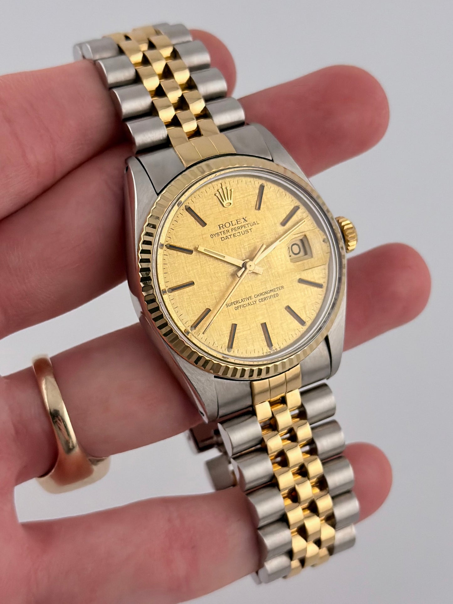 Rolex Datejust Oyster Perpetual Two-Tone - 16013 - Linen Dial - Exceptional Condition