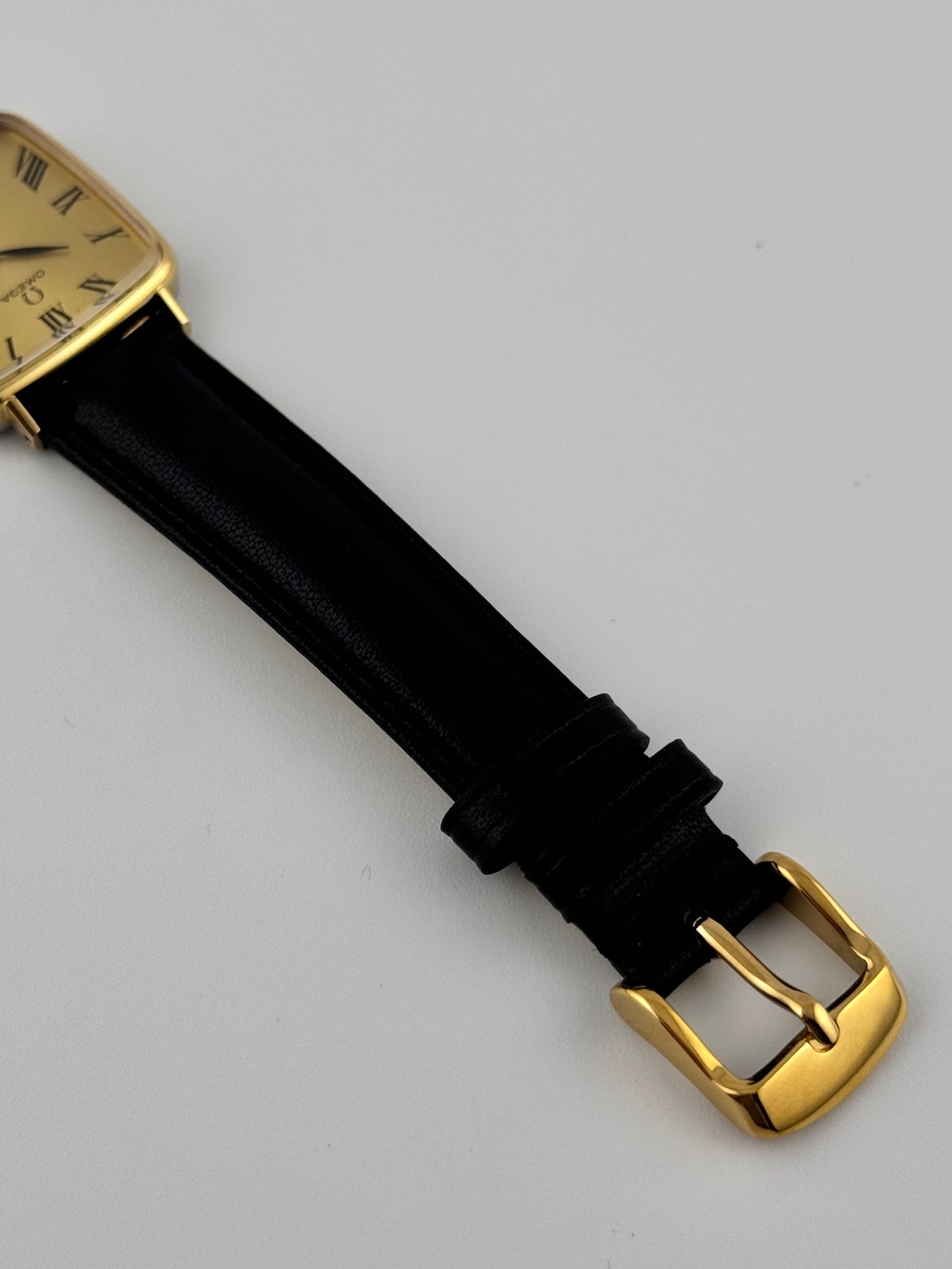 Omega Geneve Tank Manual Wind 511.415 - Box and Papers