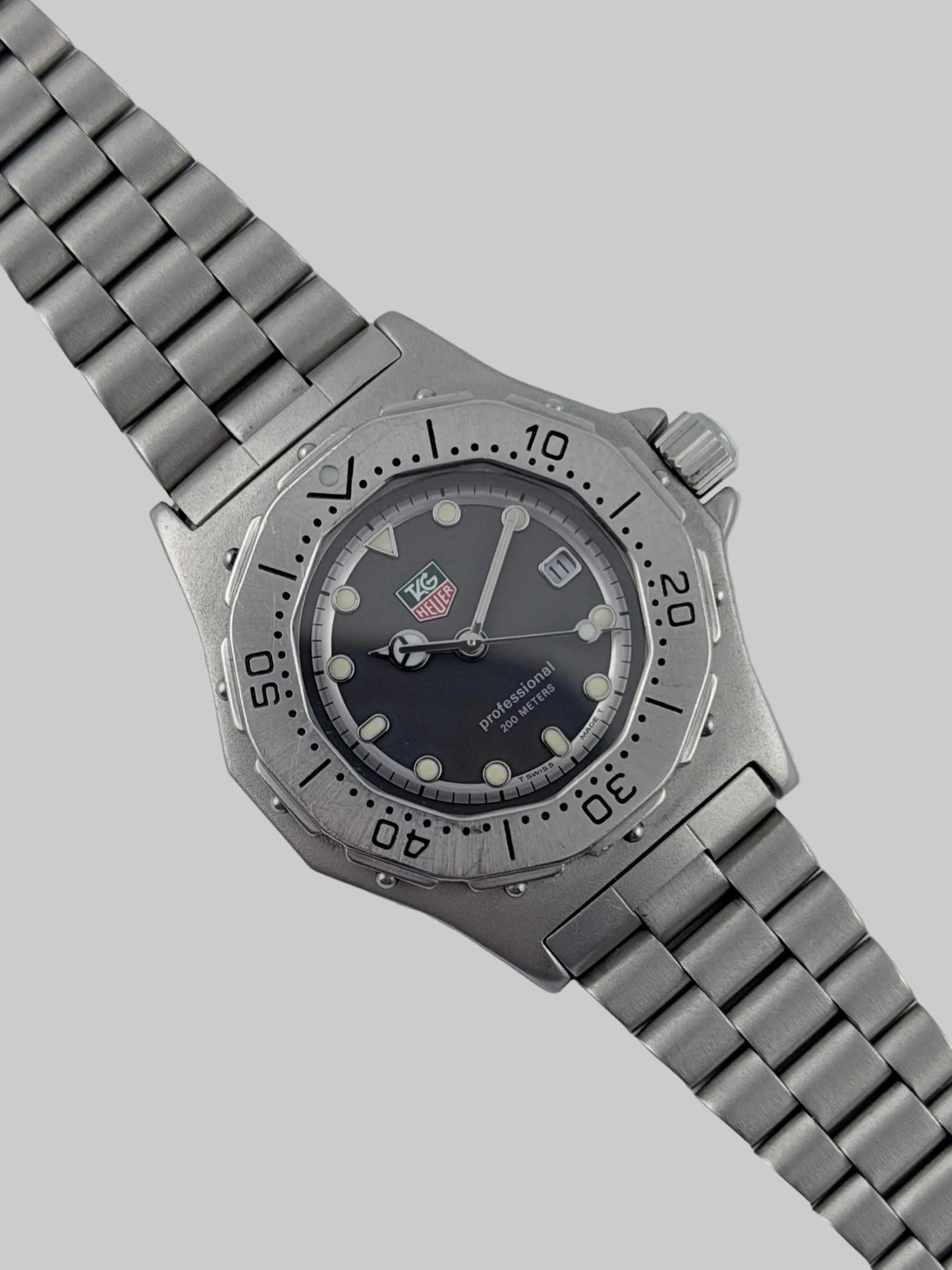 Tag Heuer Professional 200m Quartz Date - 932.215 - Ladies