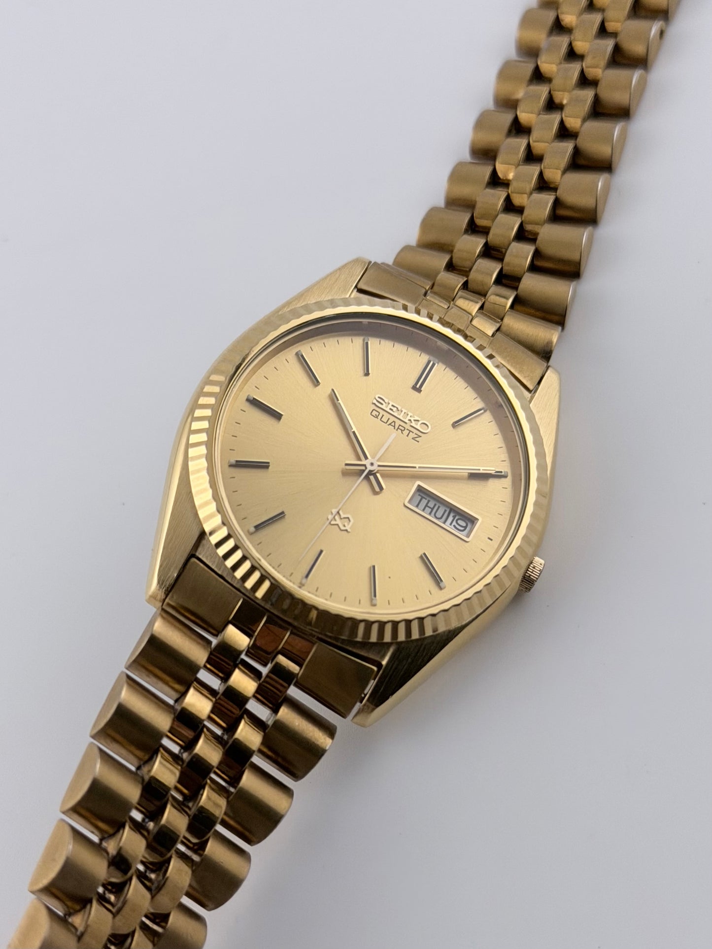 Seiko SQ Quartz Day-Date 5Y23-8A60 C34