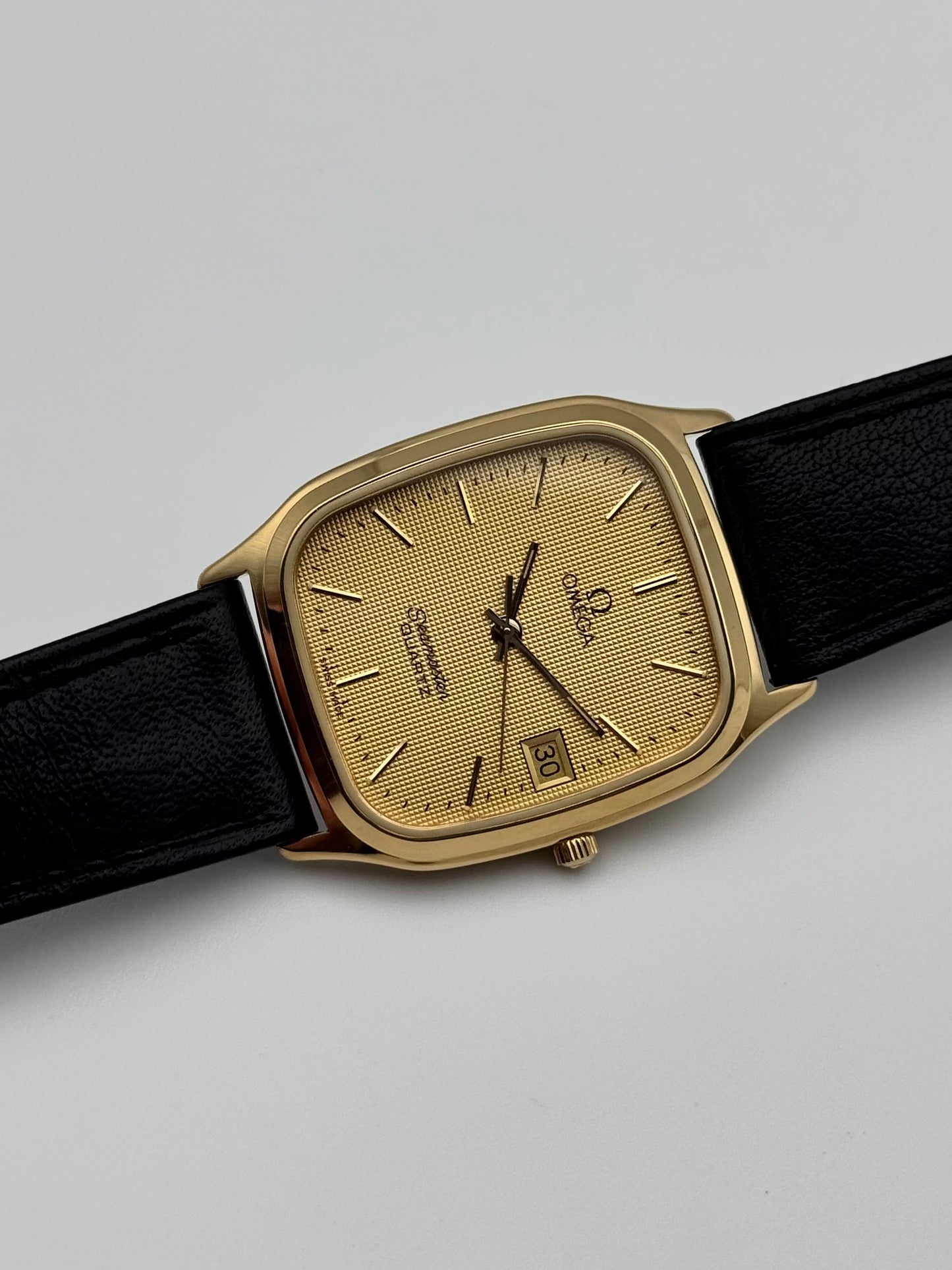 Omega Seamaster Tank Quartz Date - Original Box, Strap & Buckle - 196.0237