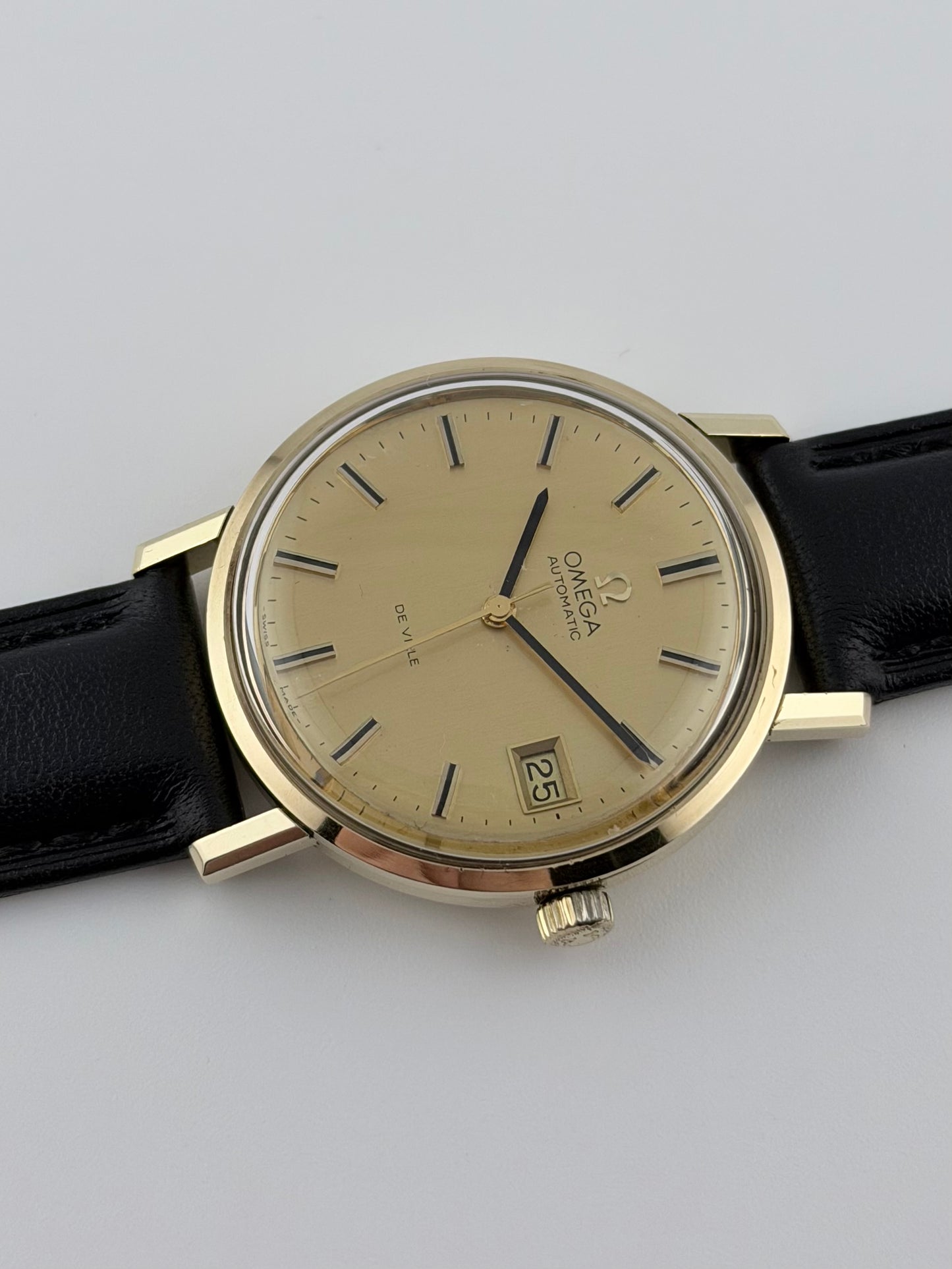 Omega De Ville Automatic Date 166.5161 - 9ct Solid Gold - Box and Papers!