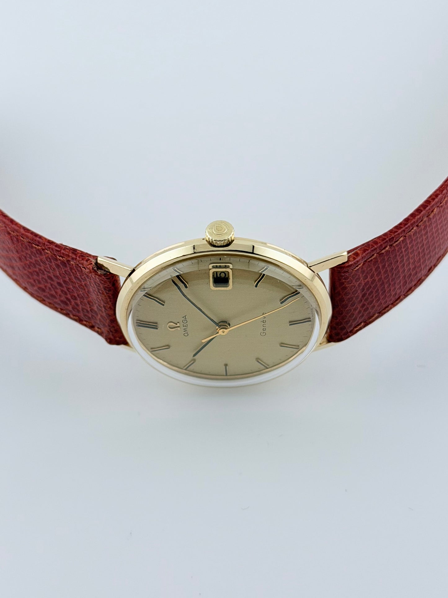 Omega Geneve Manual Wind  9ct Gold - 132.5016