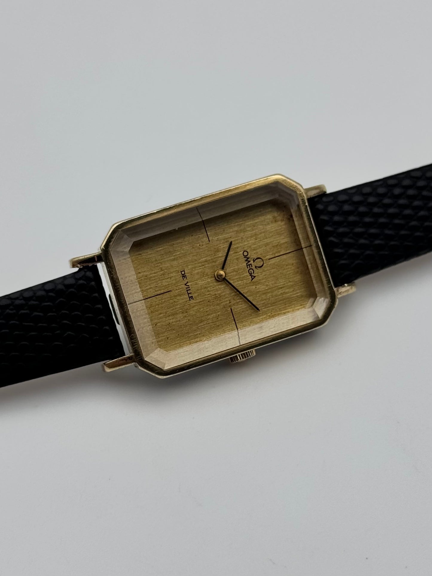 Omega DeVille Tank Manual Wind - Andrew Grima - Ultra Rare - 511.0378