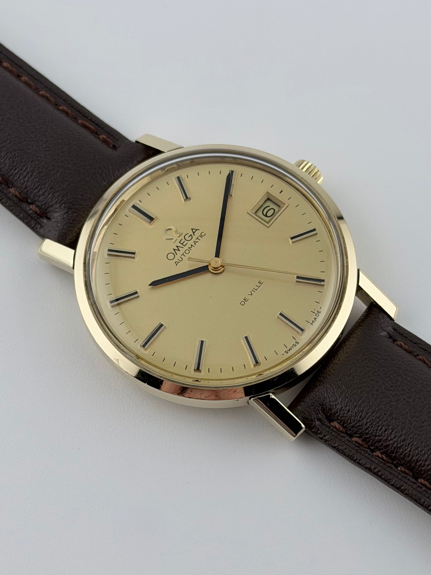 Omega De Ville Automatic Date 166.5161 - 9ct Solid Gold - Box and Papers!