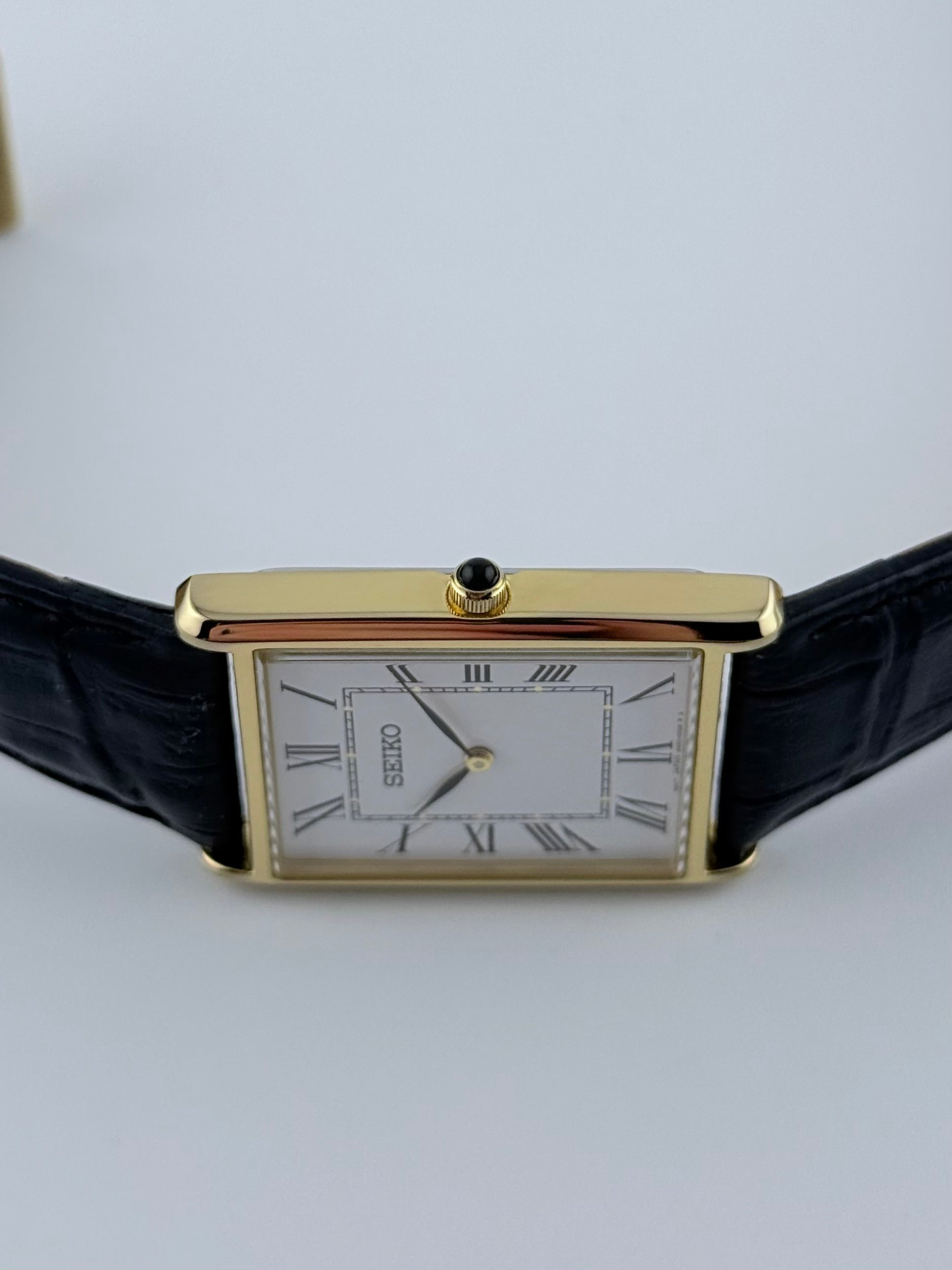 SEIKO ESSENTIALS tank 4N30-00G0 稼働品 Seiko Men 4N30-00G0 Dress Tank Gold Tone Black Leather Quartz