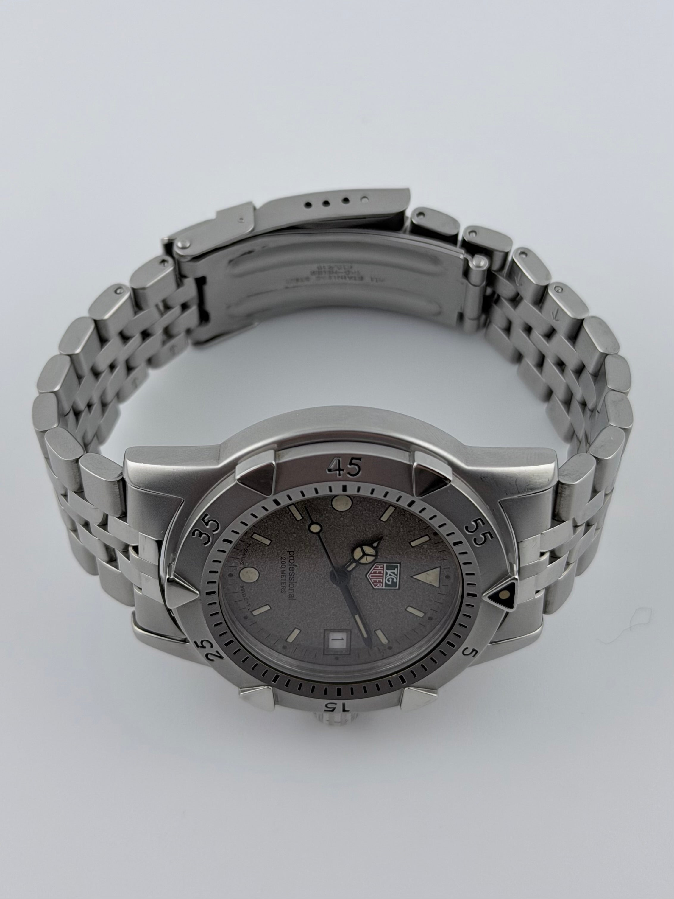 Tag Heuer Professional 200m Quartz Date - WD1211-K-20 – The Wrist