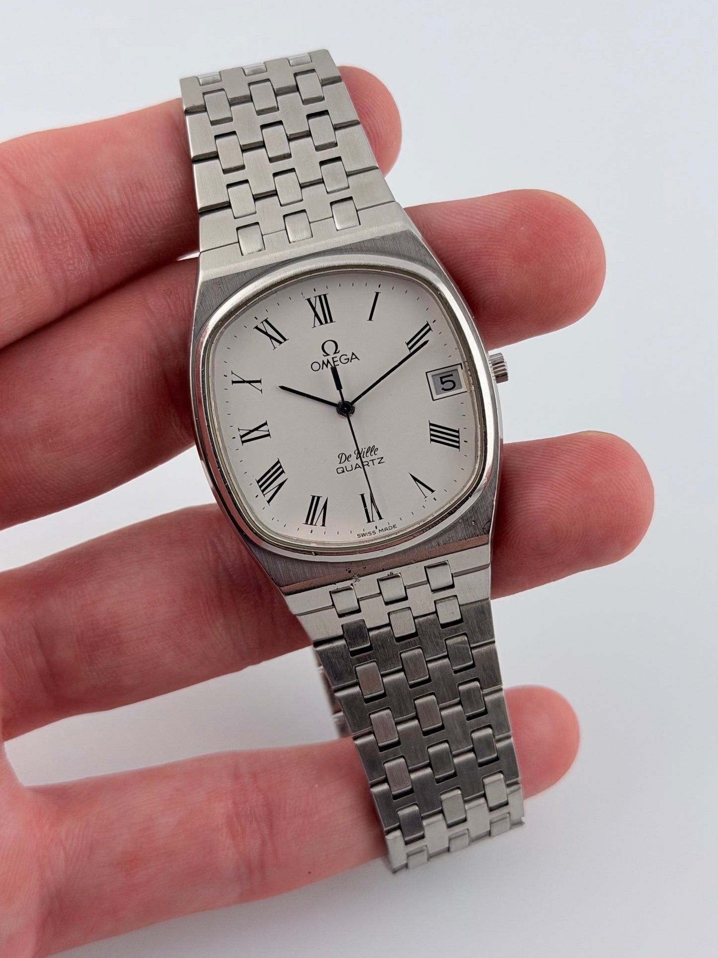 Omega DeVille Quartz Date 192.0051 - White Roman Numeral Dial