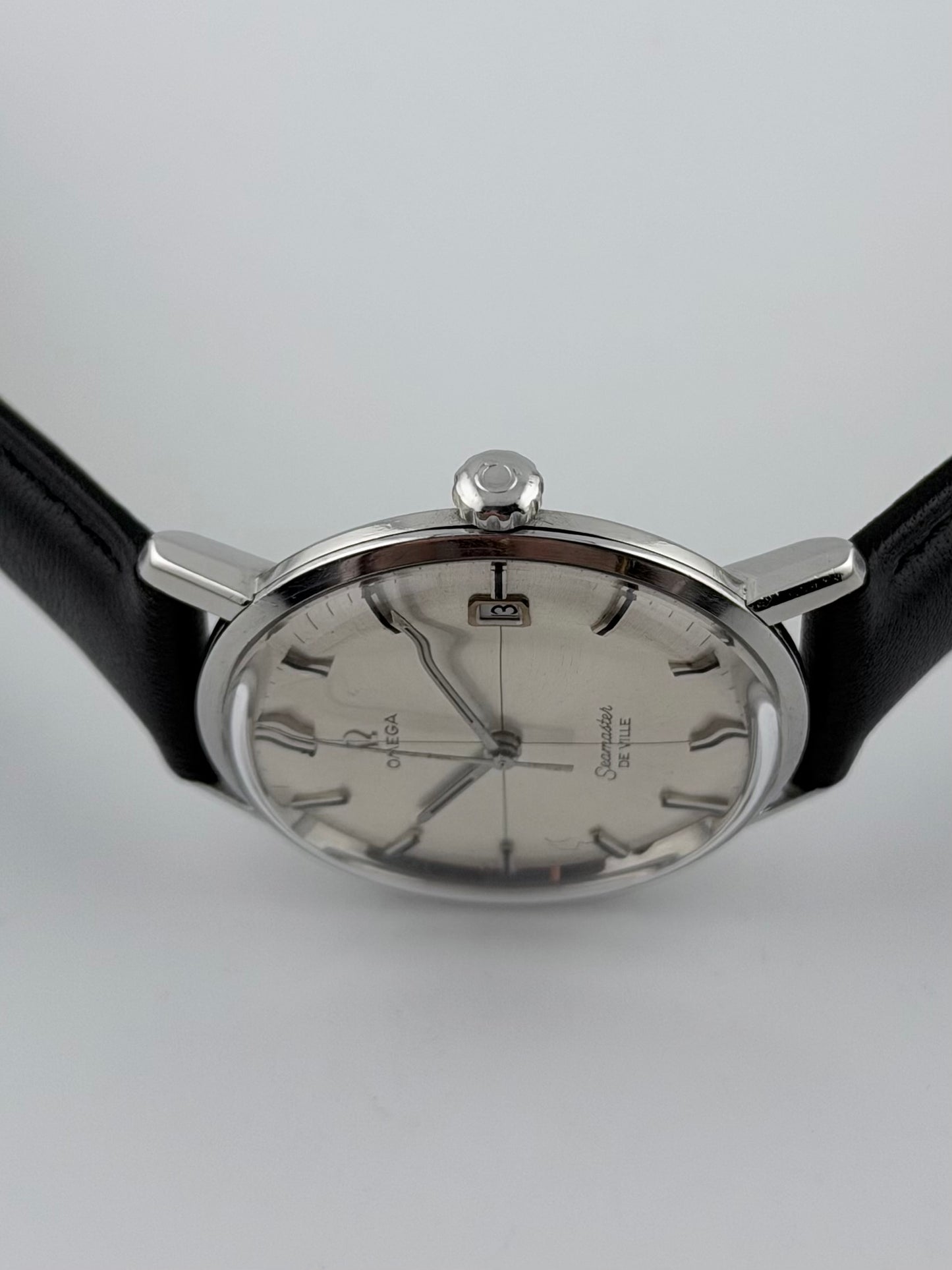 Omega Seamaster DeVille Manual Wind 136.020 - Rare Crosshair Dial - Box and Papers