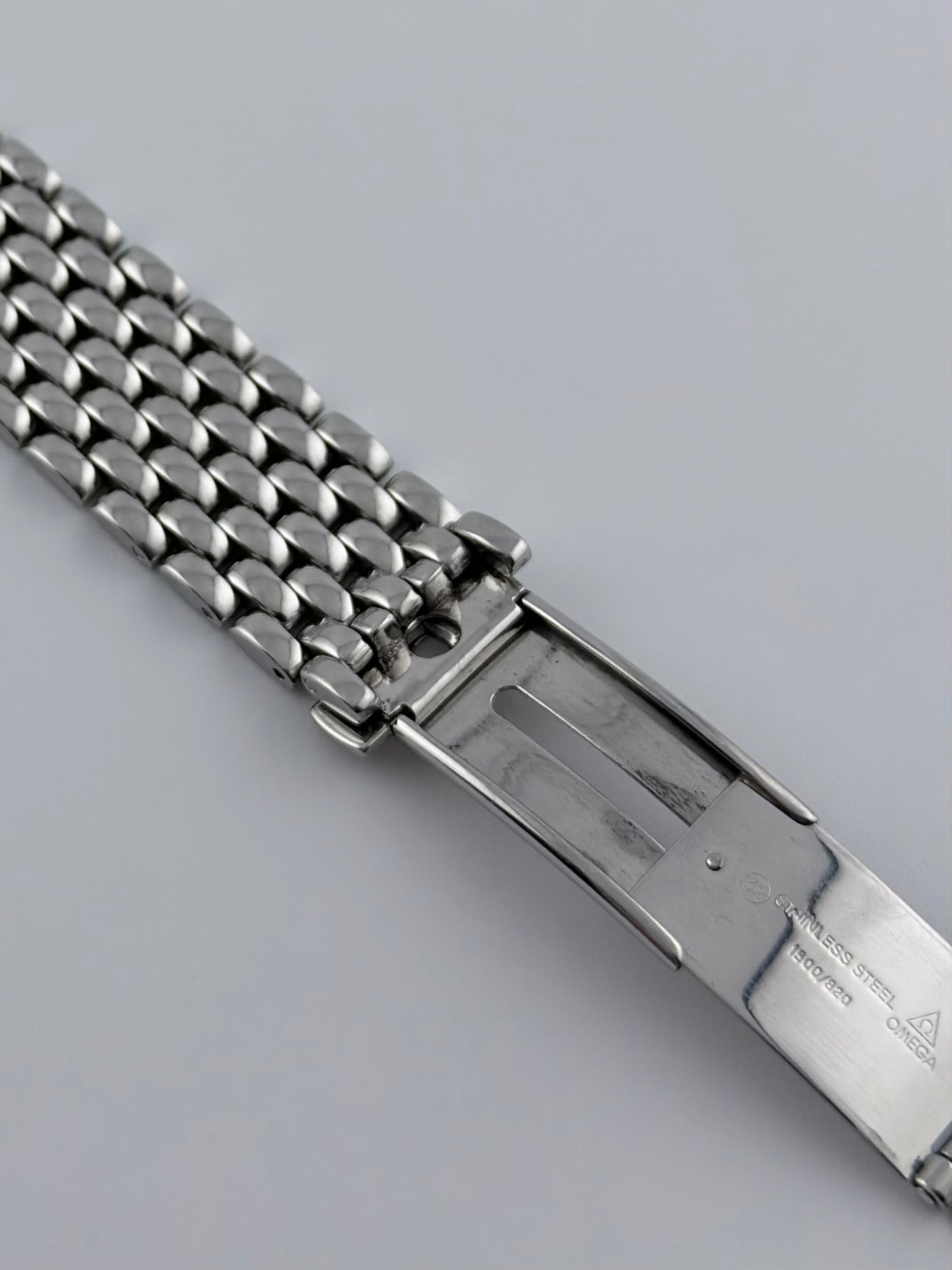 Omega De Ville Quartz Date 396.2432  - Original bracelet