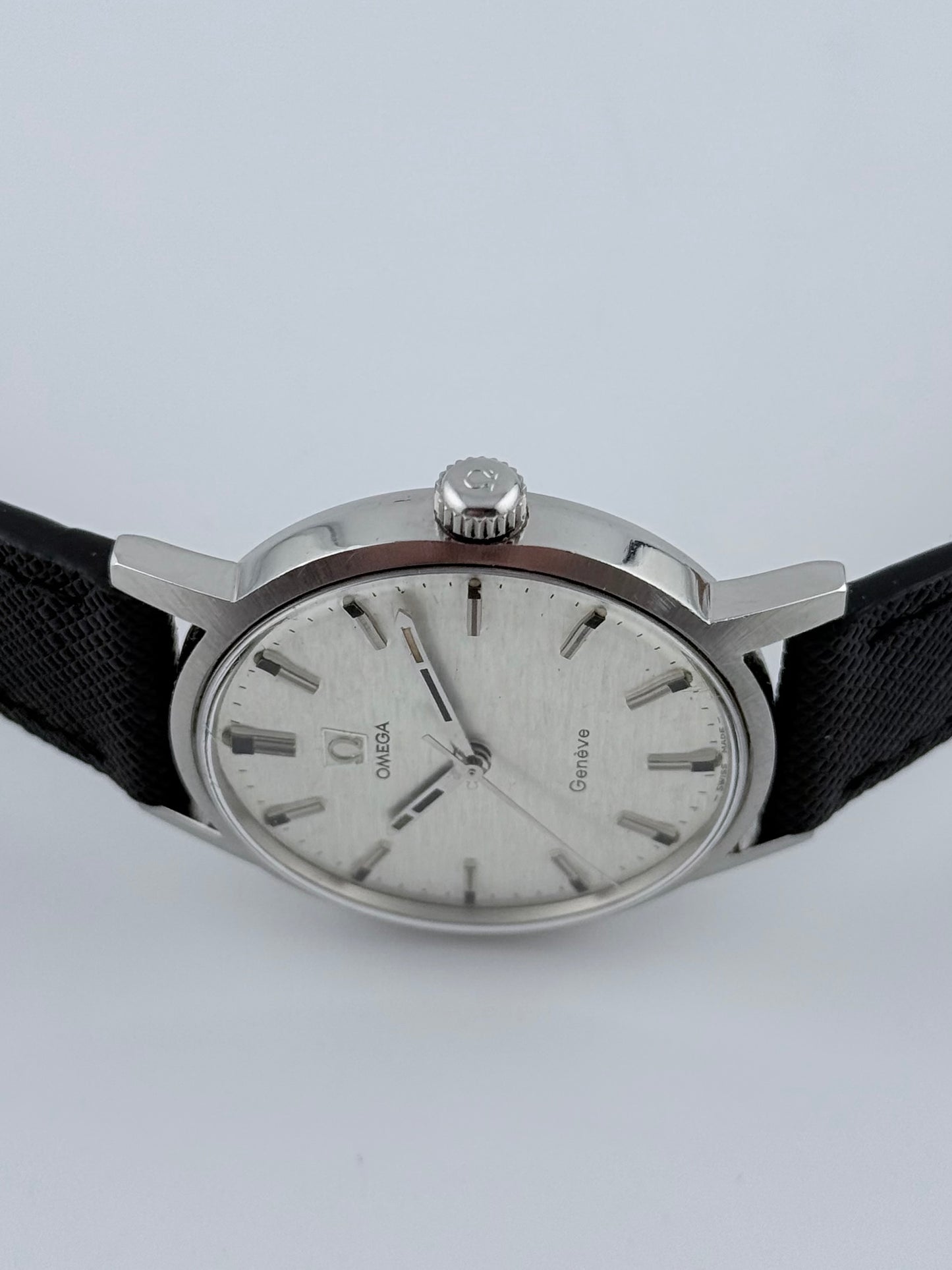 Omega Geneve Manual Wind 135.070 - Shantung Dial
