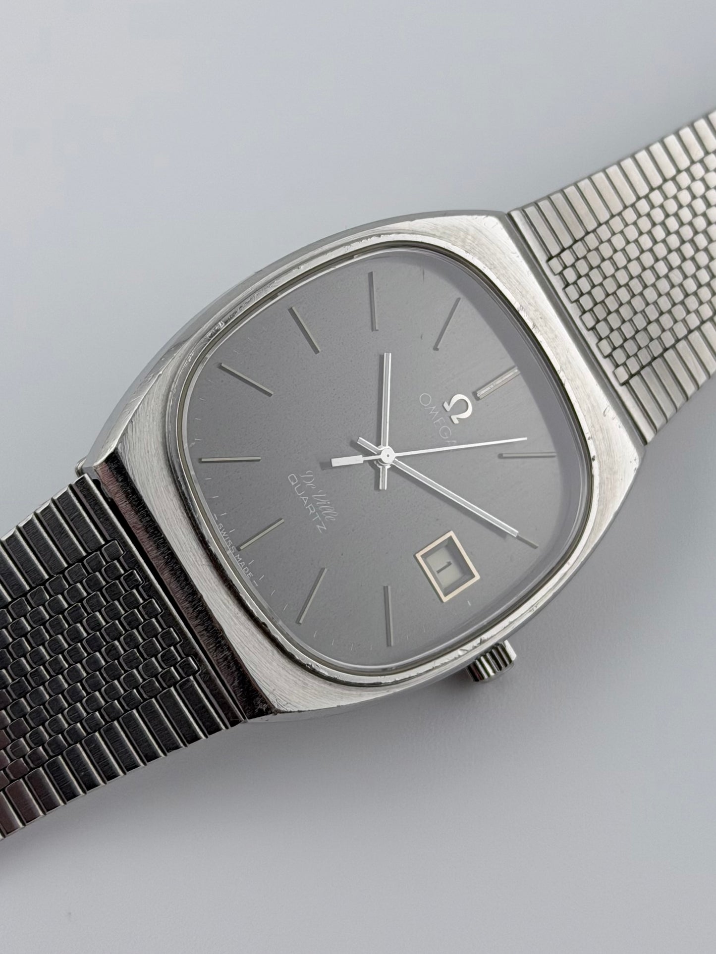 Omega DeVille Quartz Date 192.0035