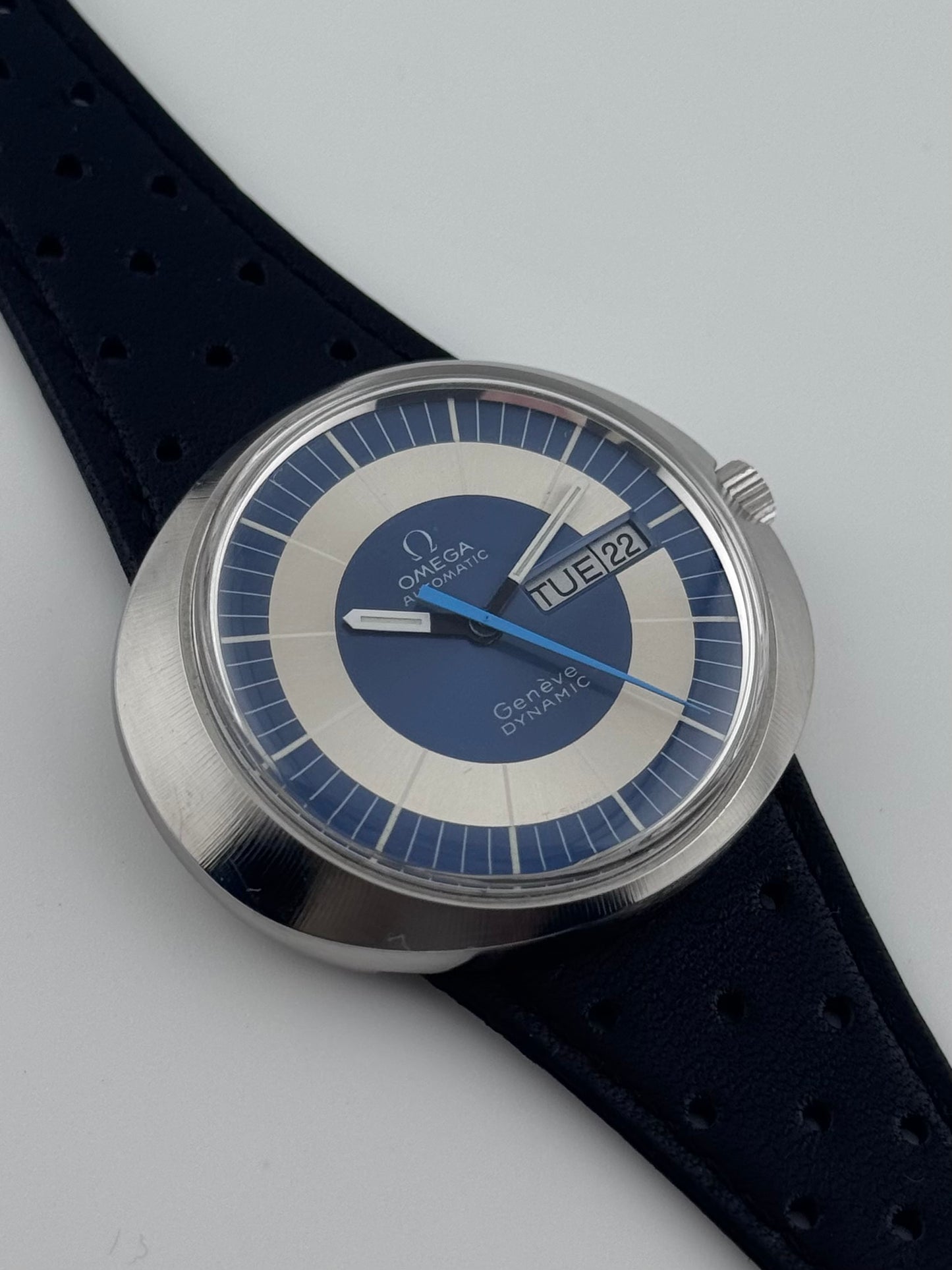 Omega Geneve Dynamic Automatic Mint Condition - 166.107