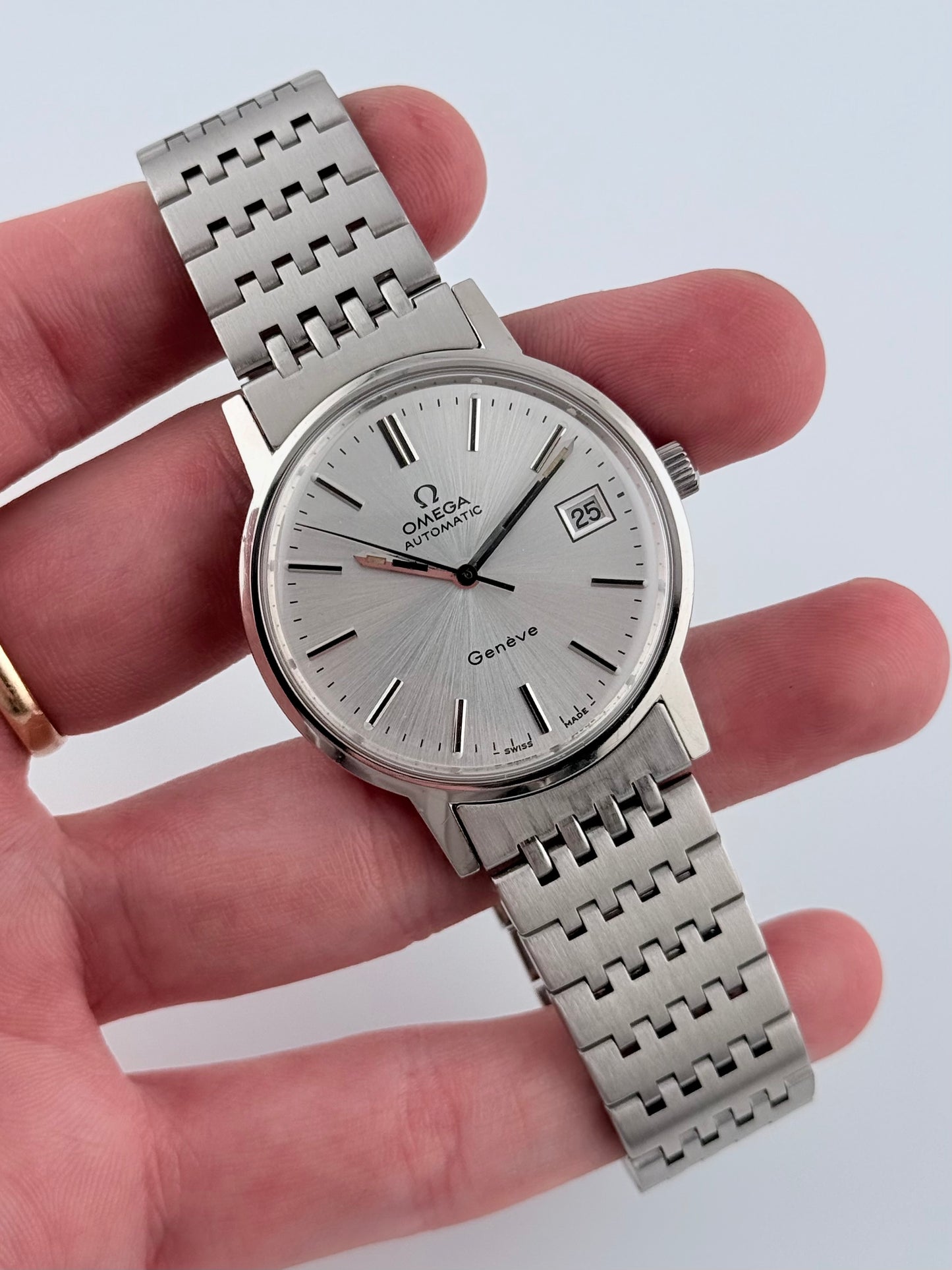 Omega Geneve Automatic Date - 166.0163