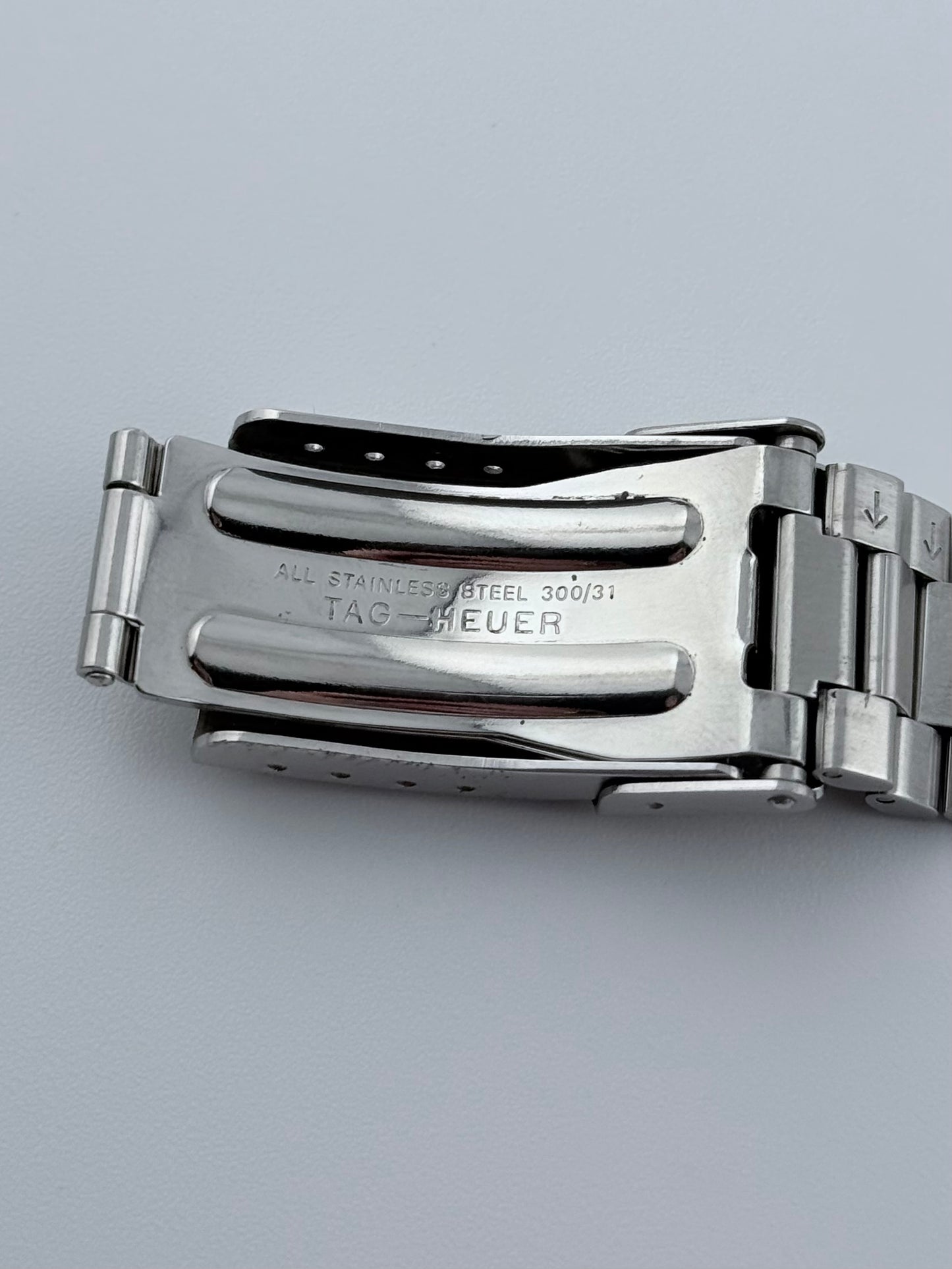Tag Heuer Professional 2000 Quartz Date - 972.006